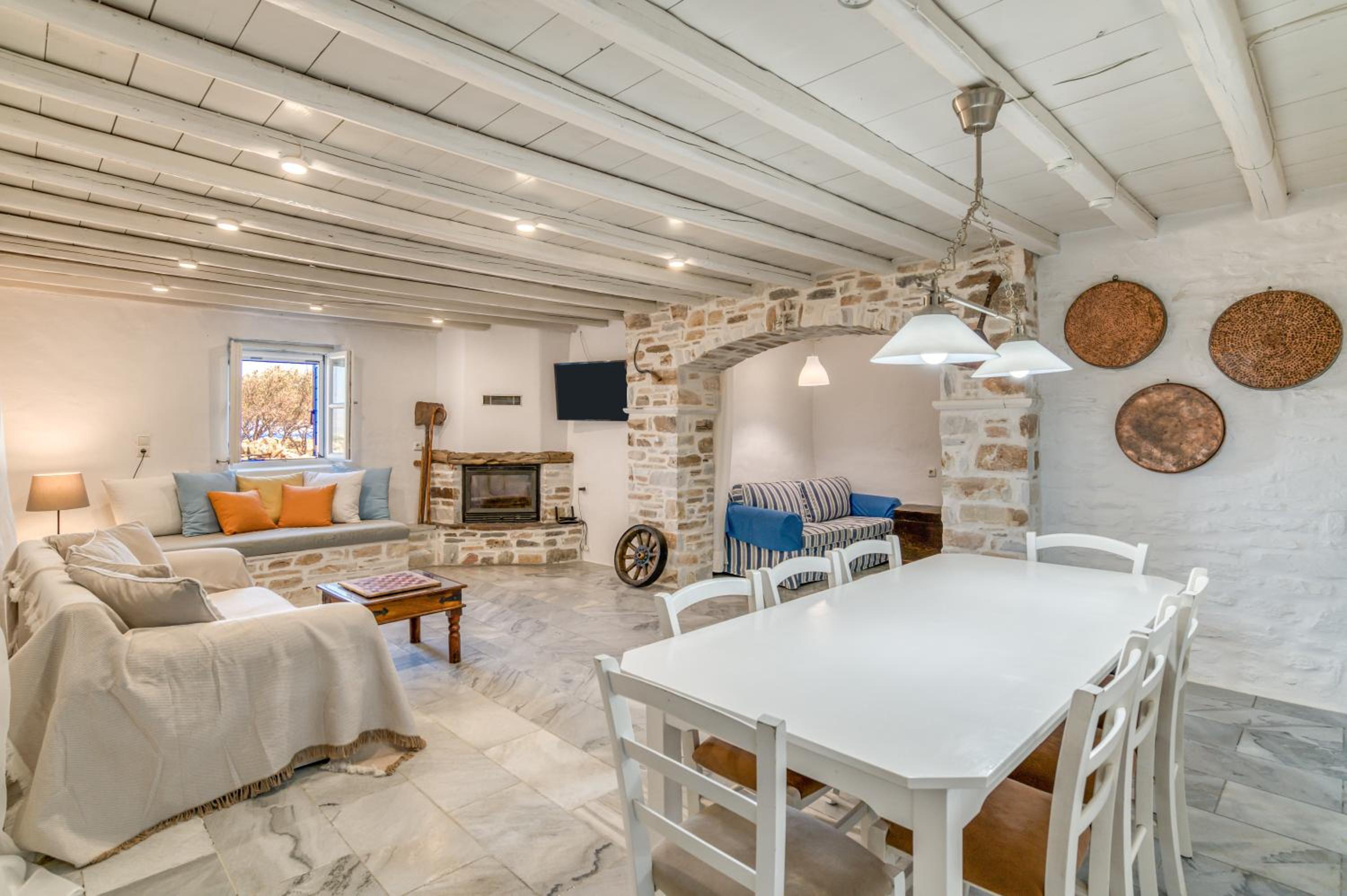 NikoRamaVilla Paros with swimming poll and BBQ for 21 guests