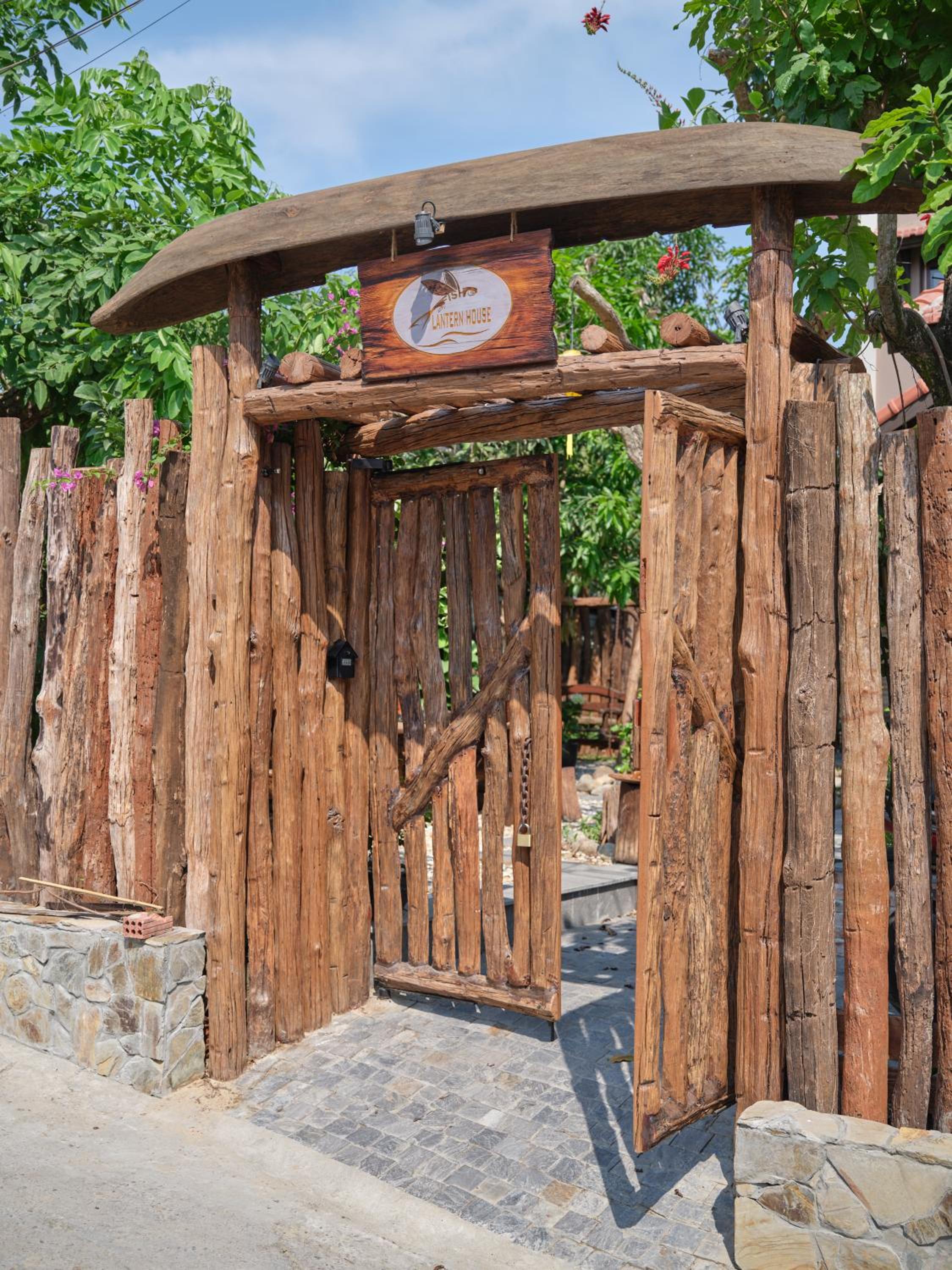 Fish Lantern House An Bang beach