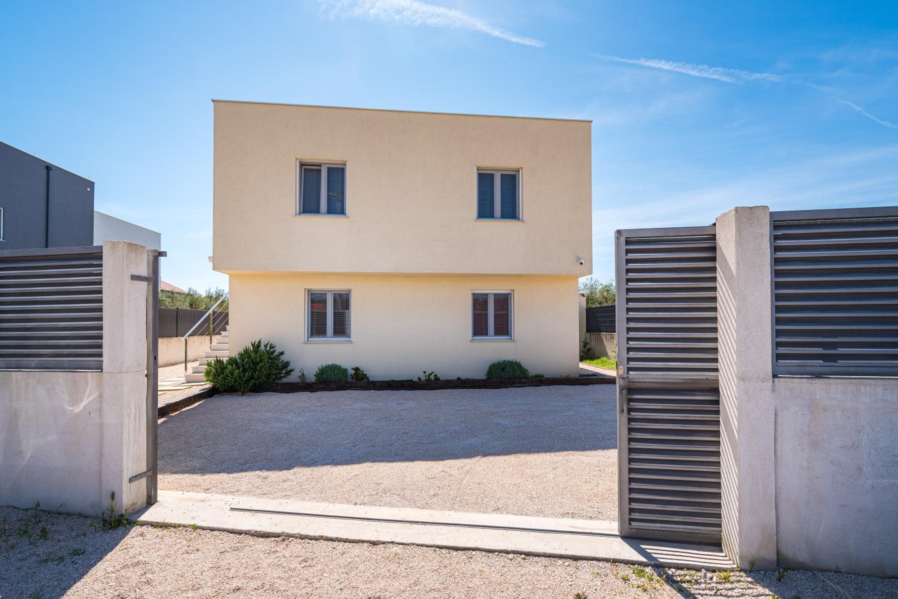 4 Bedroom Private Villa with Large Pool, Quiet Area view 2