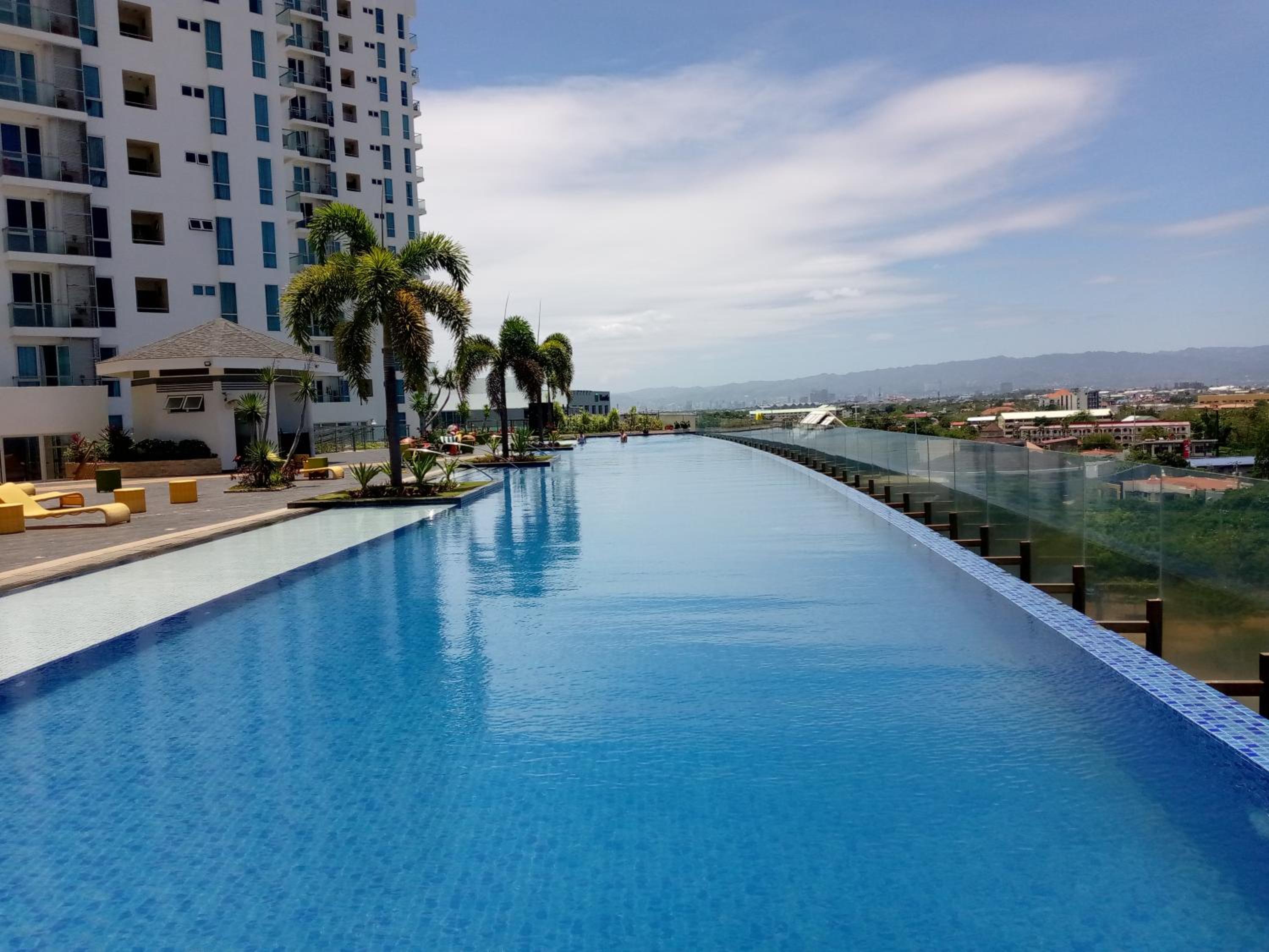 Mactan Newtown Deluxe 8 Boulevard Ocean View view 2