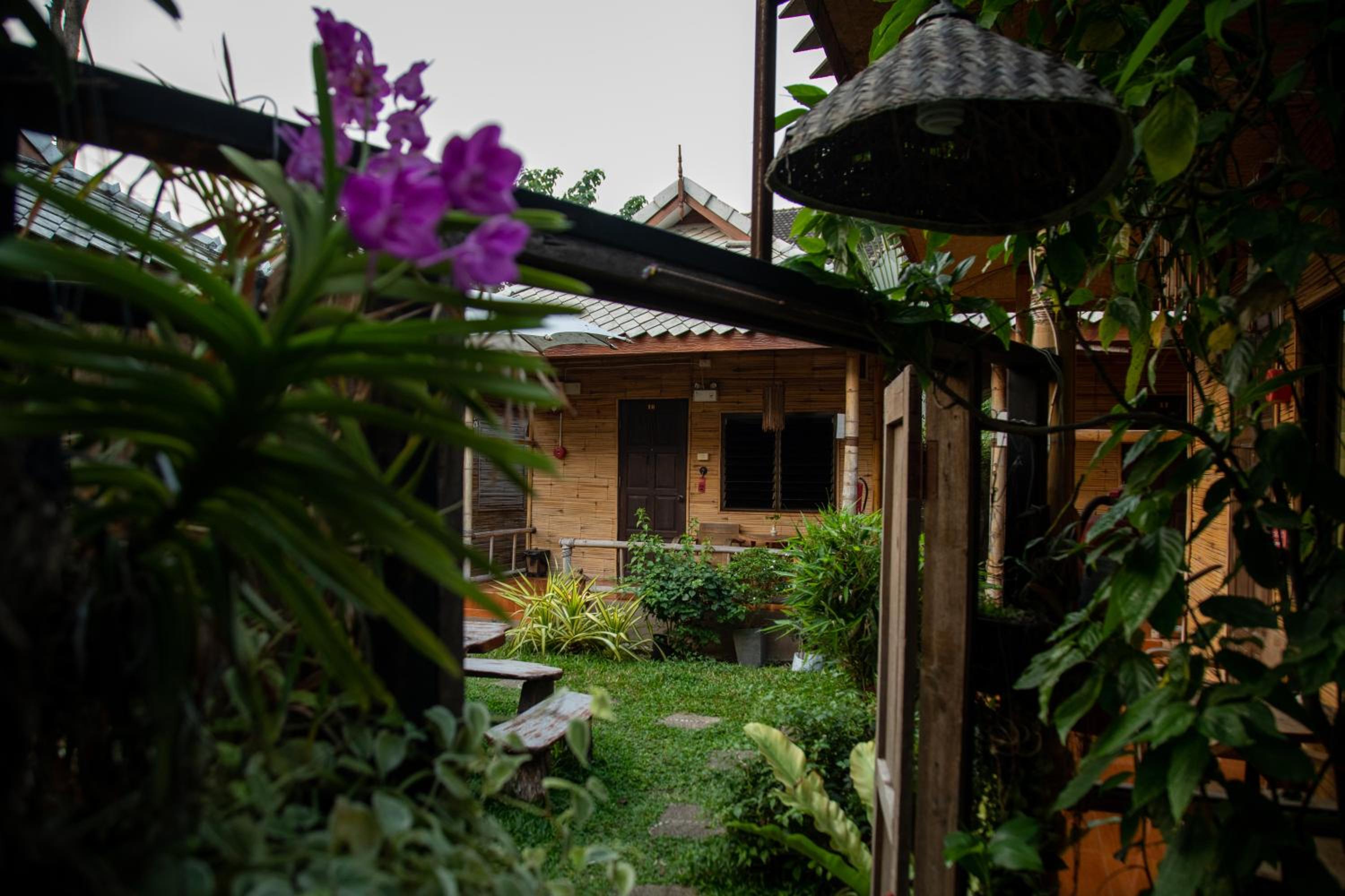 Boutique Hotel & Restaurant, Jaidee Bamboo Huts