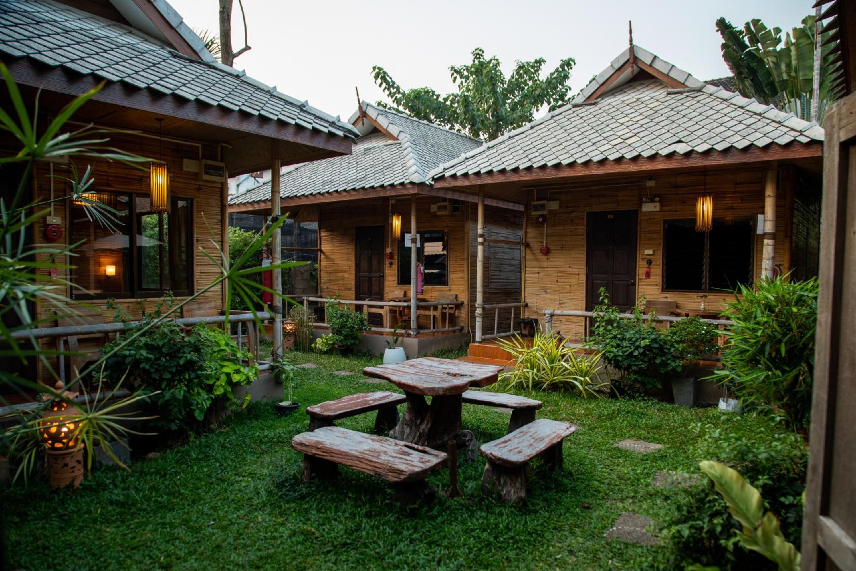 Boutique Hotel & Restaurant, Jaidee Bamboo Huts