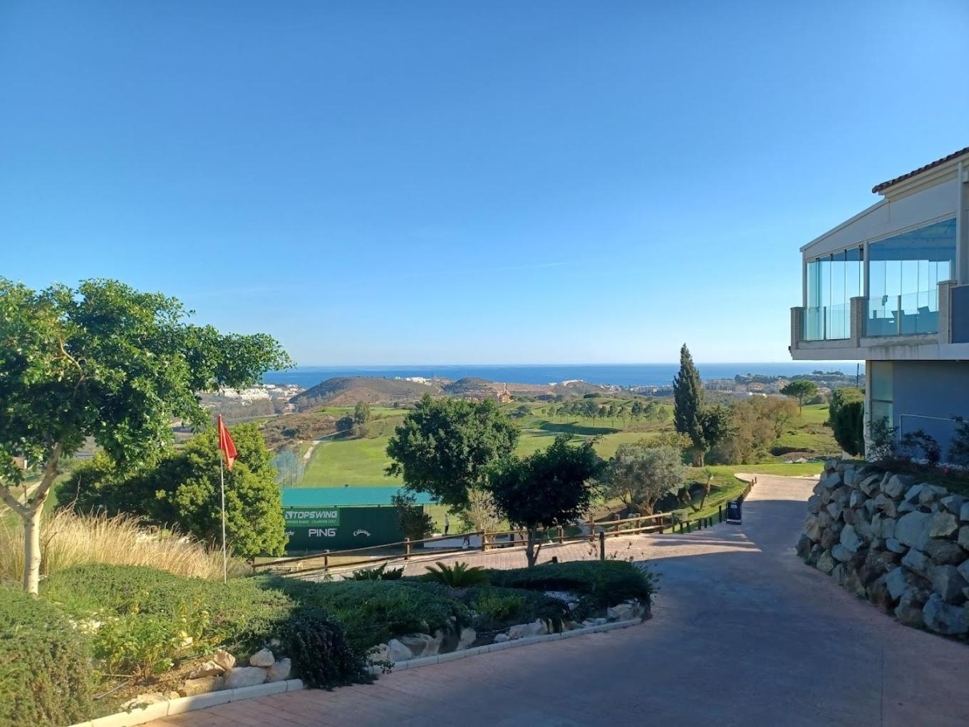Modern Sea & Golf View 2-Bedroom Apartment with Pool and Terrace in Mijas
