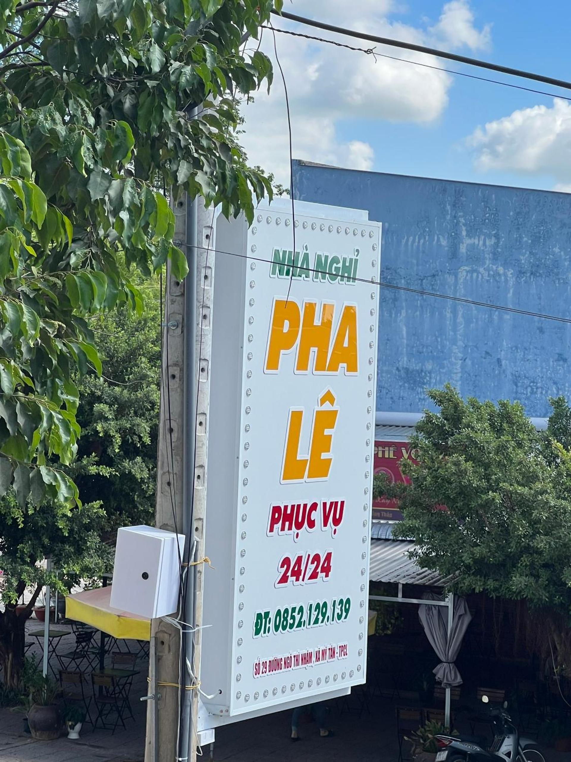 Nhà nghỉ Pha Lê view 2