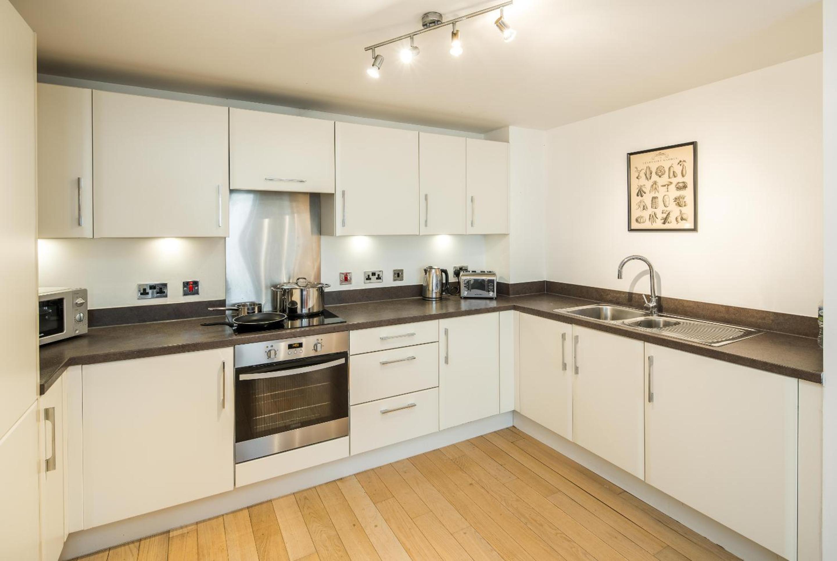 Shoreditch Apartments by Sleepy