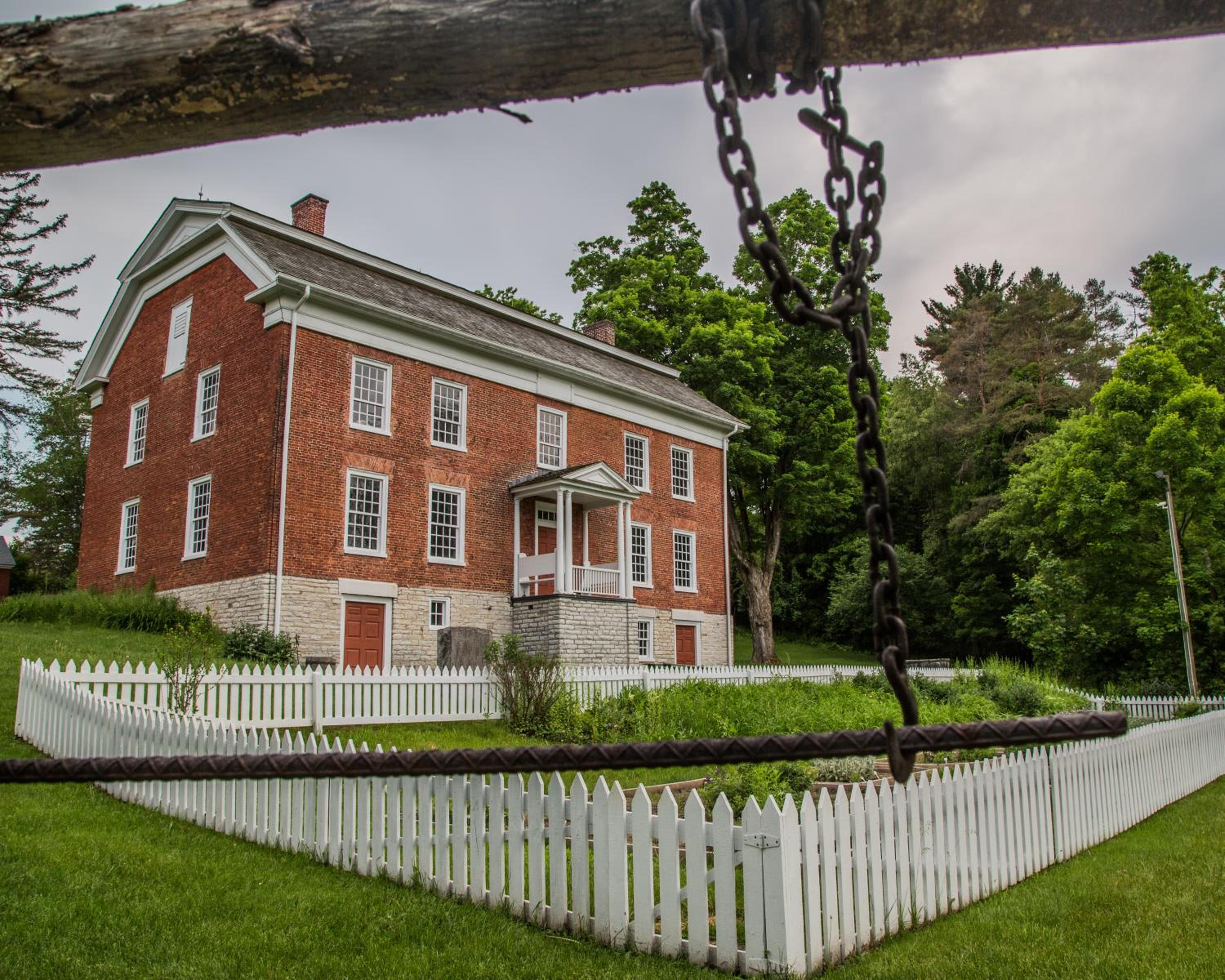 Grand Colonial Bed and Breakfast - Property Image 22
