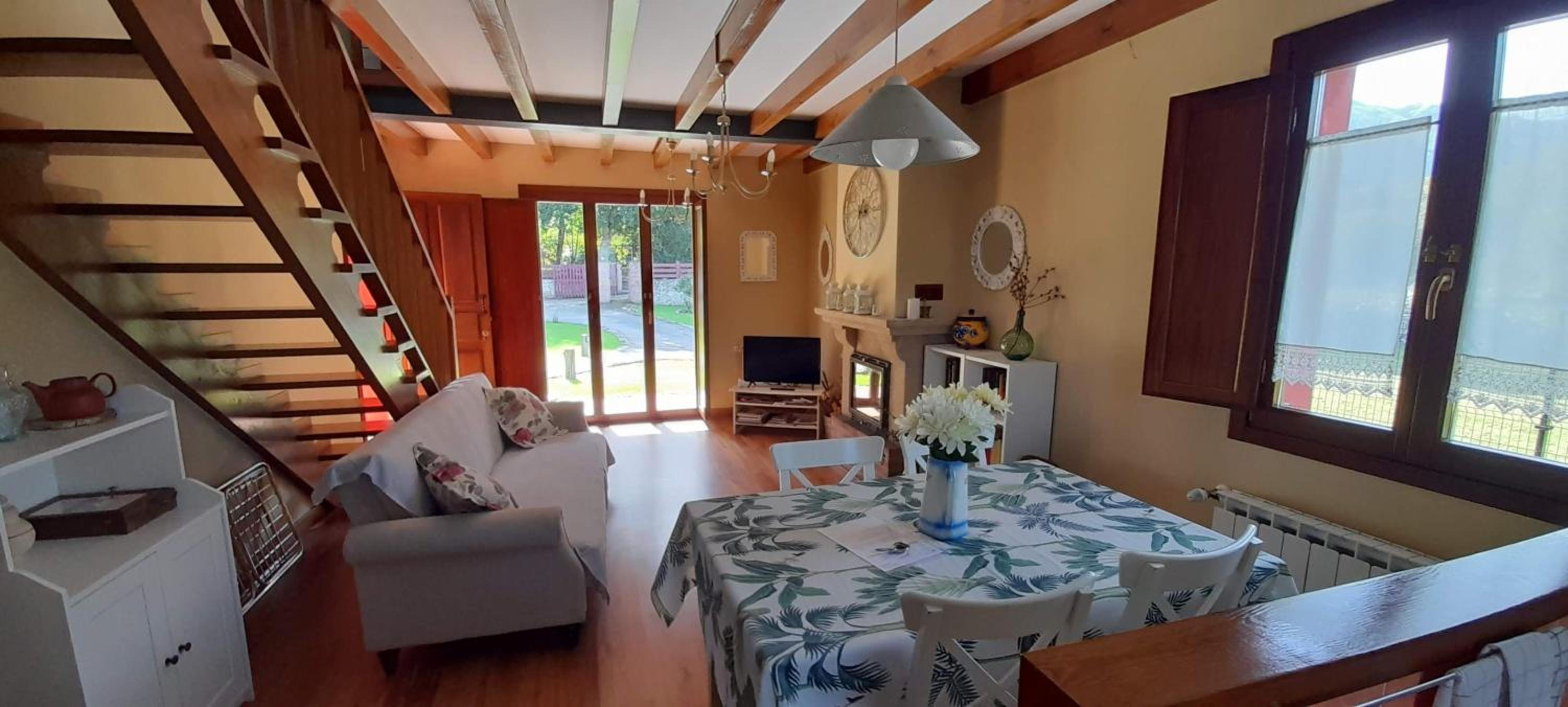 Gestiona2R - Casa Camelia con jardin, ideal familias
