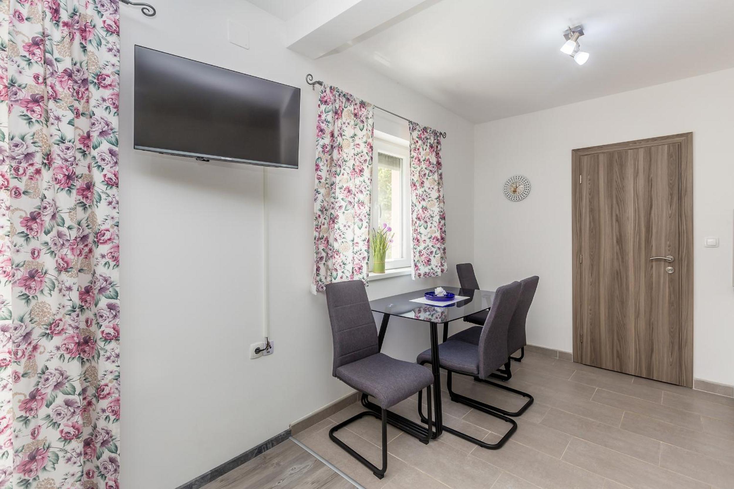 Apartmani Tena