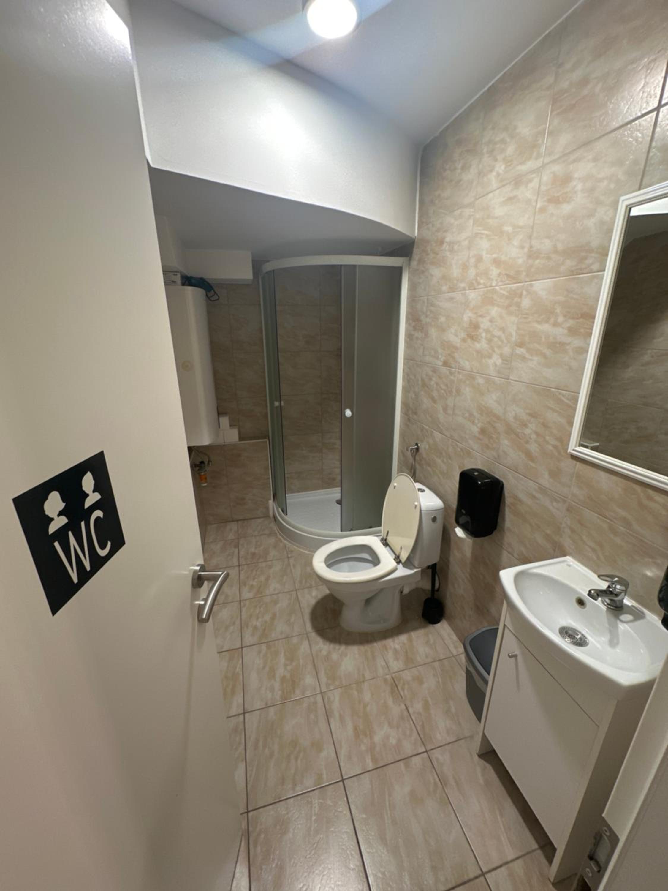 Photo 6