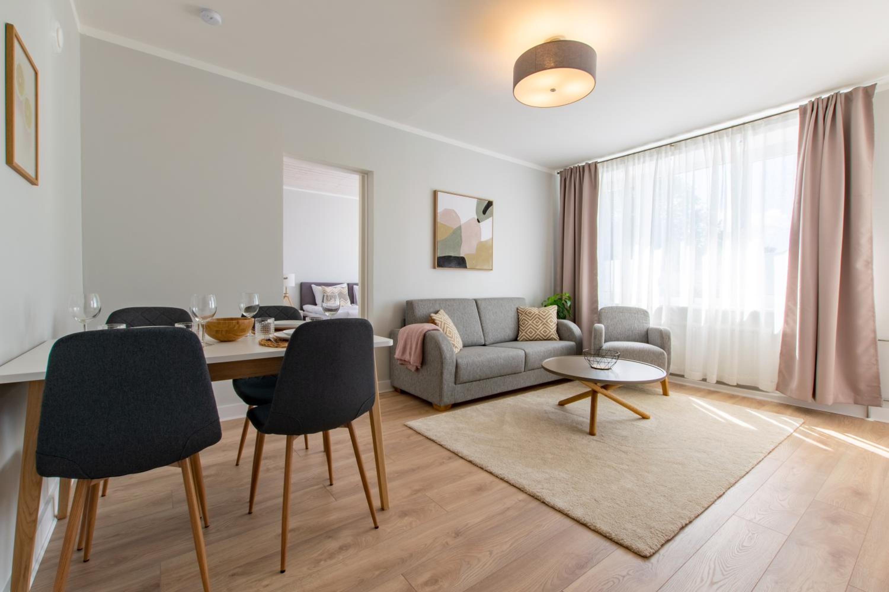 Parkside Central Apartment by Kuus Sõlme