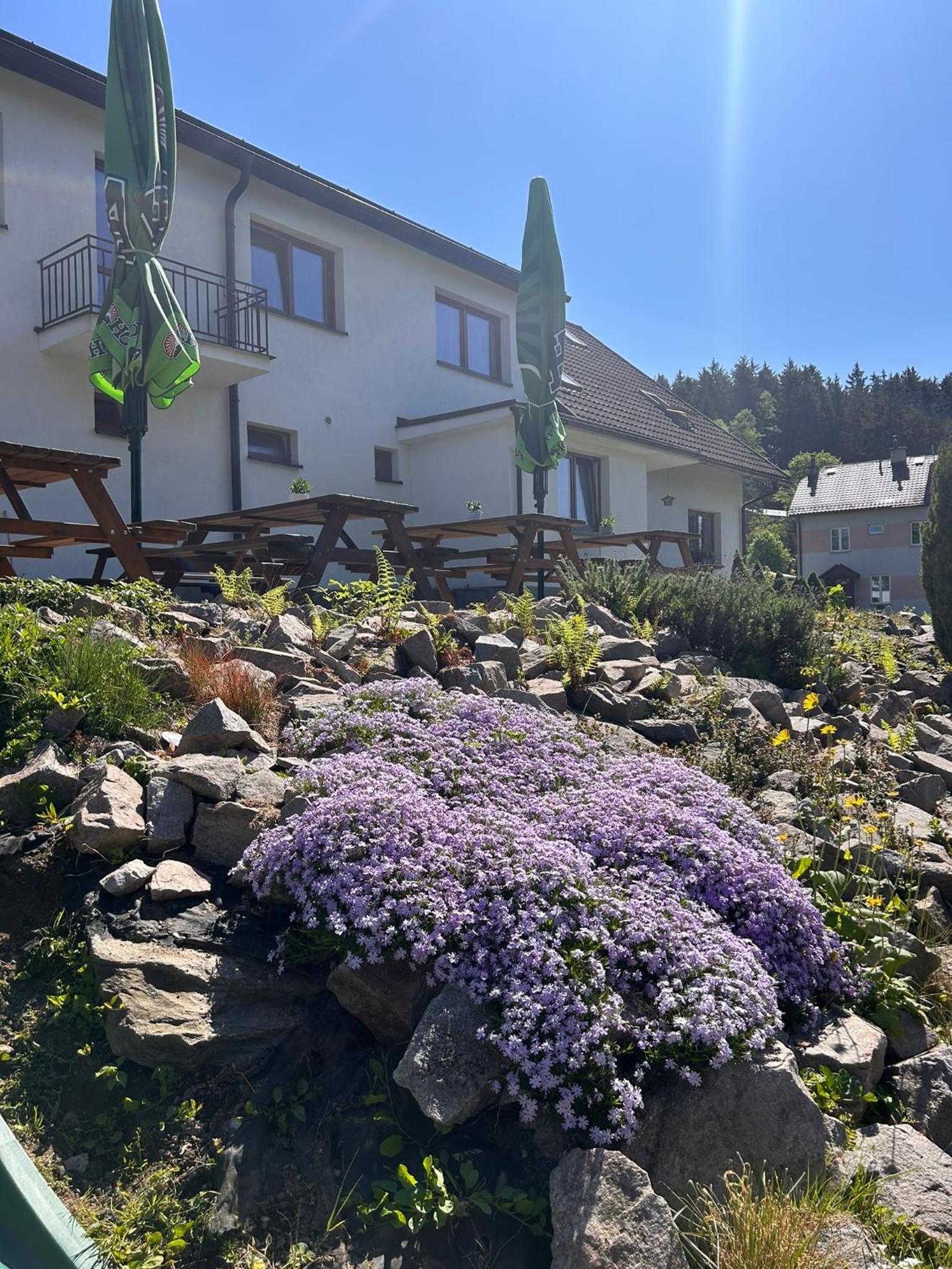 Restaurace a penzion Na Stráni
