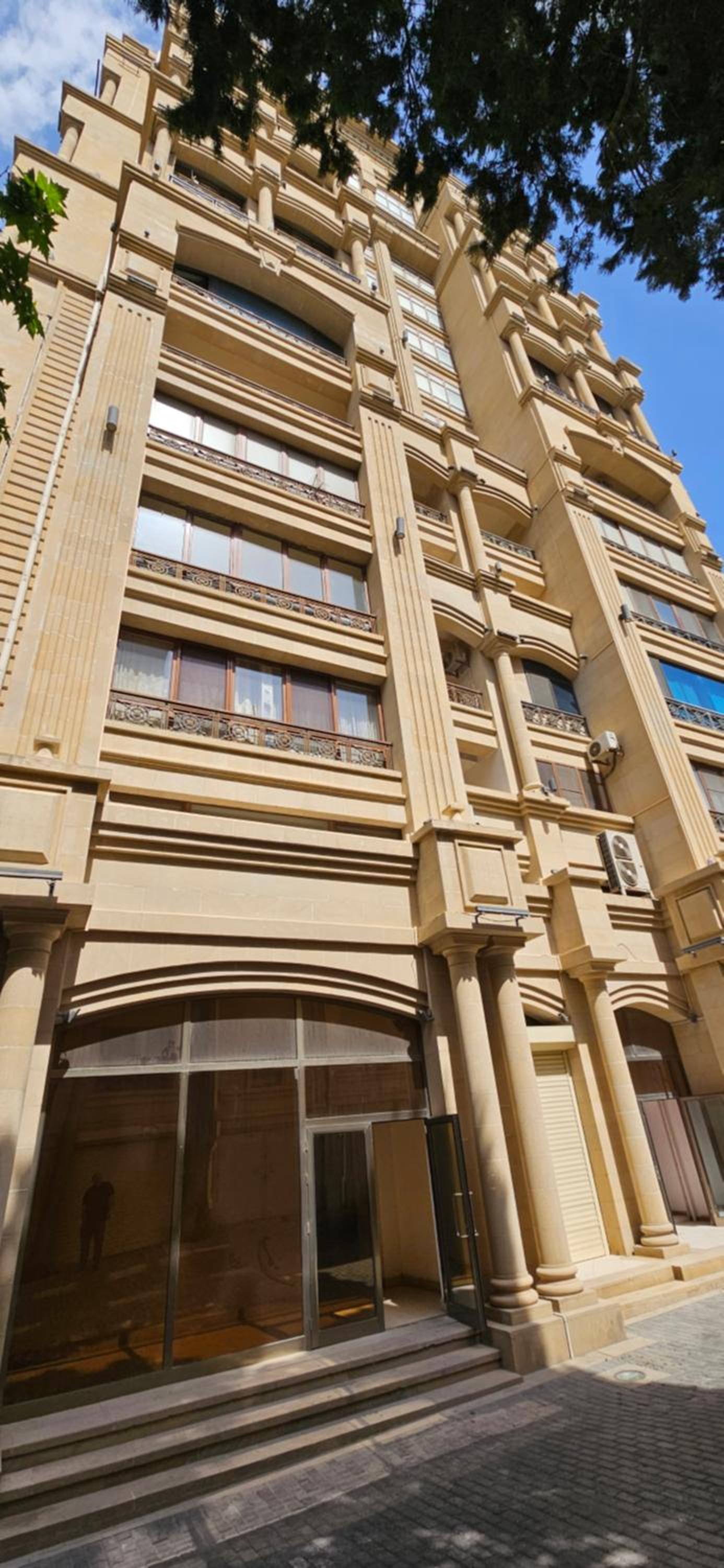 Apartment near Green Theater