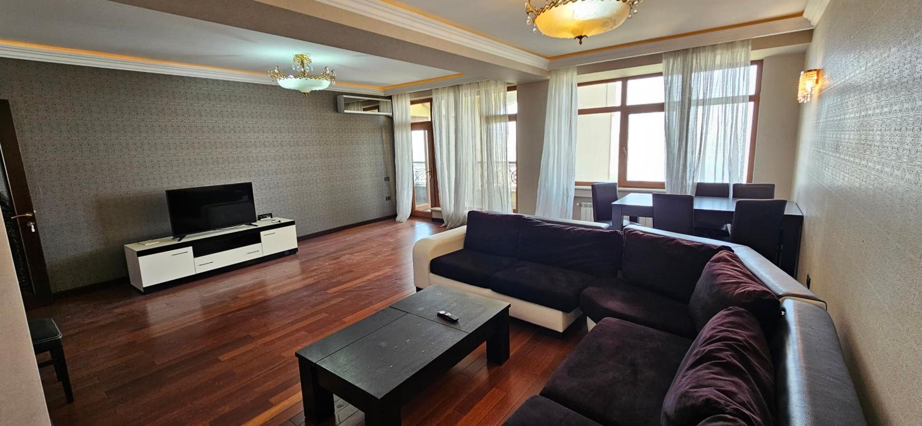 Apartment near Green Theater