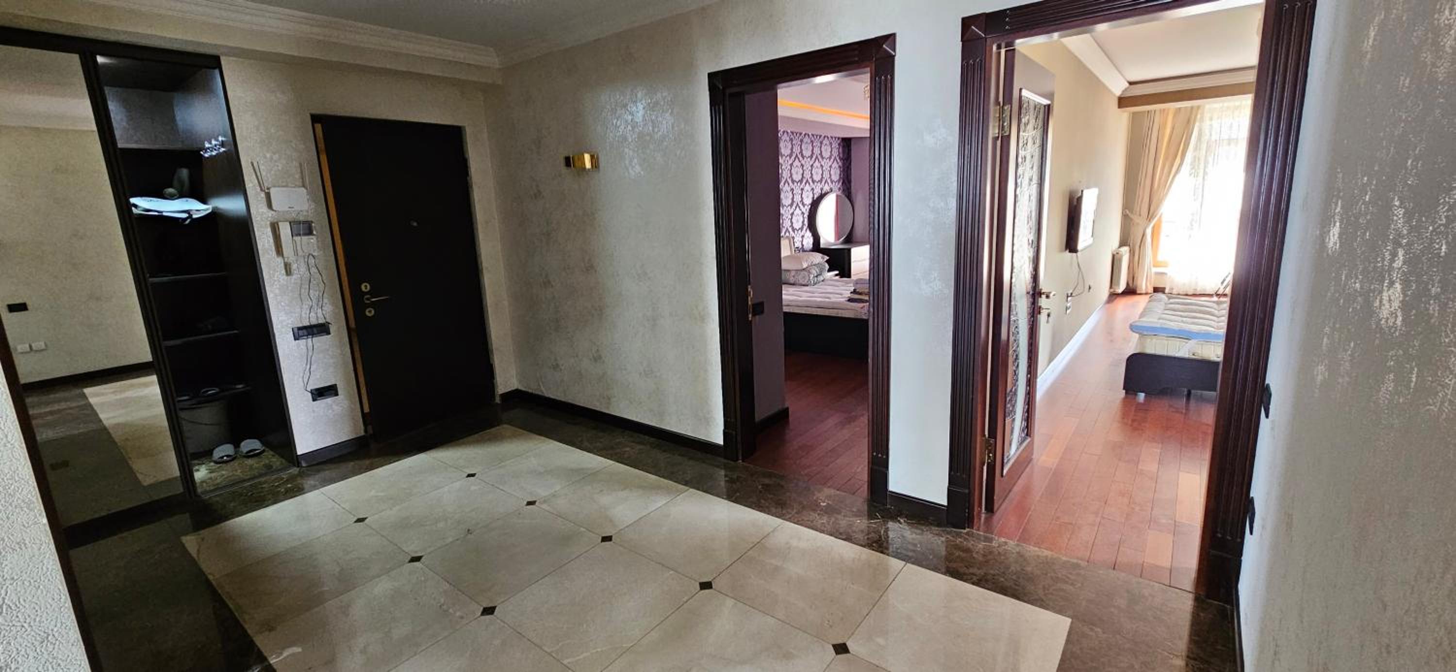 Apartment near Green Theater