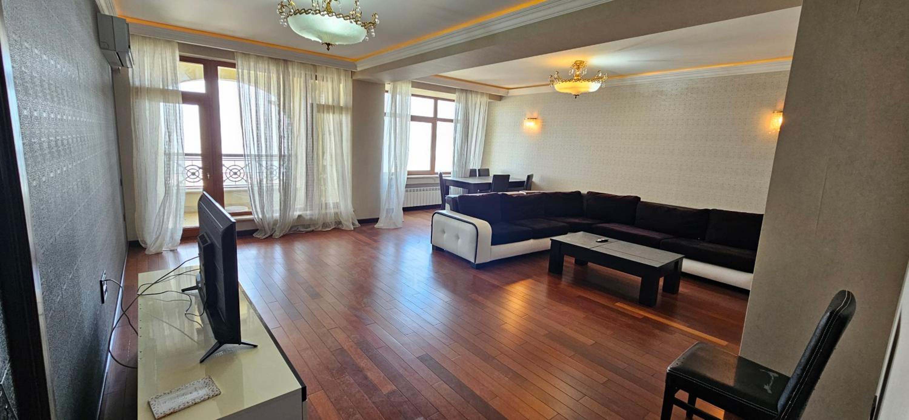 Apartment near Green Theater