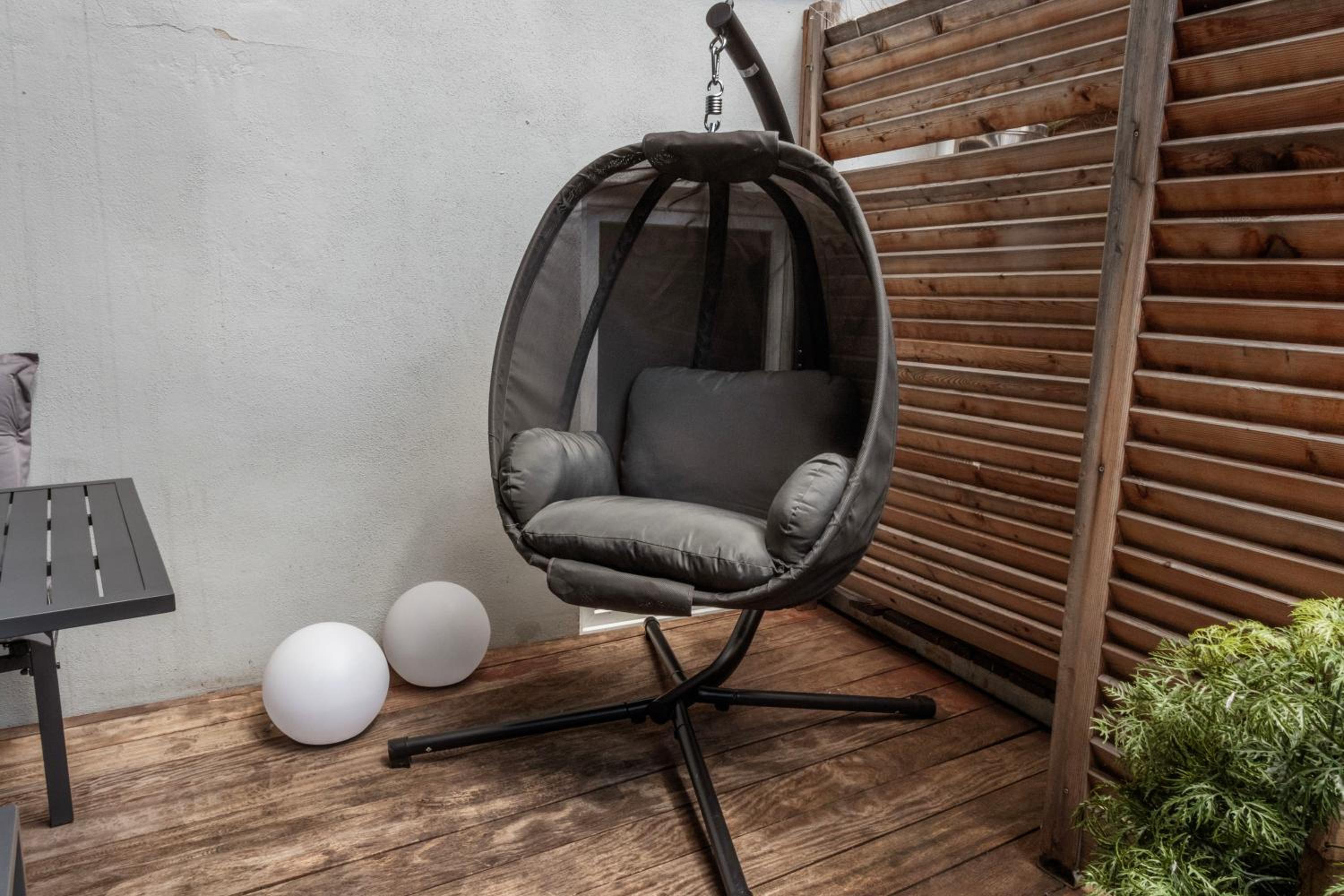 Altstadt - Exklusive 3-Zi-Wohnung für 6 Personen mit 90 qm, großer Dachterrasse, Parkplatz, WLAN