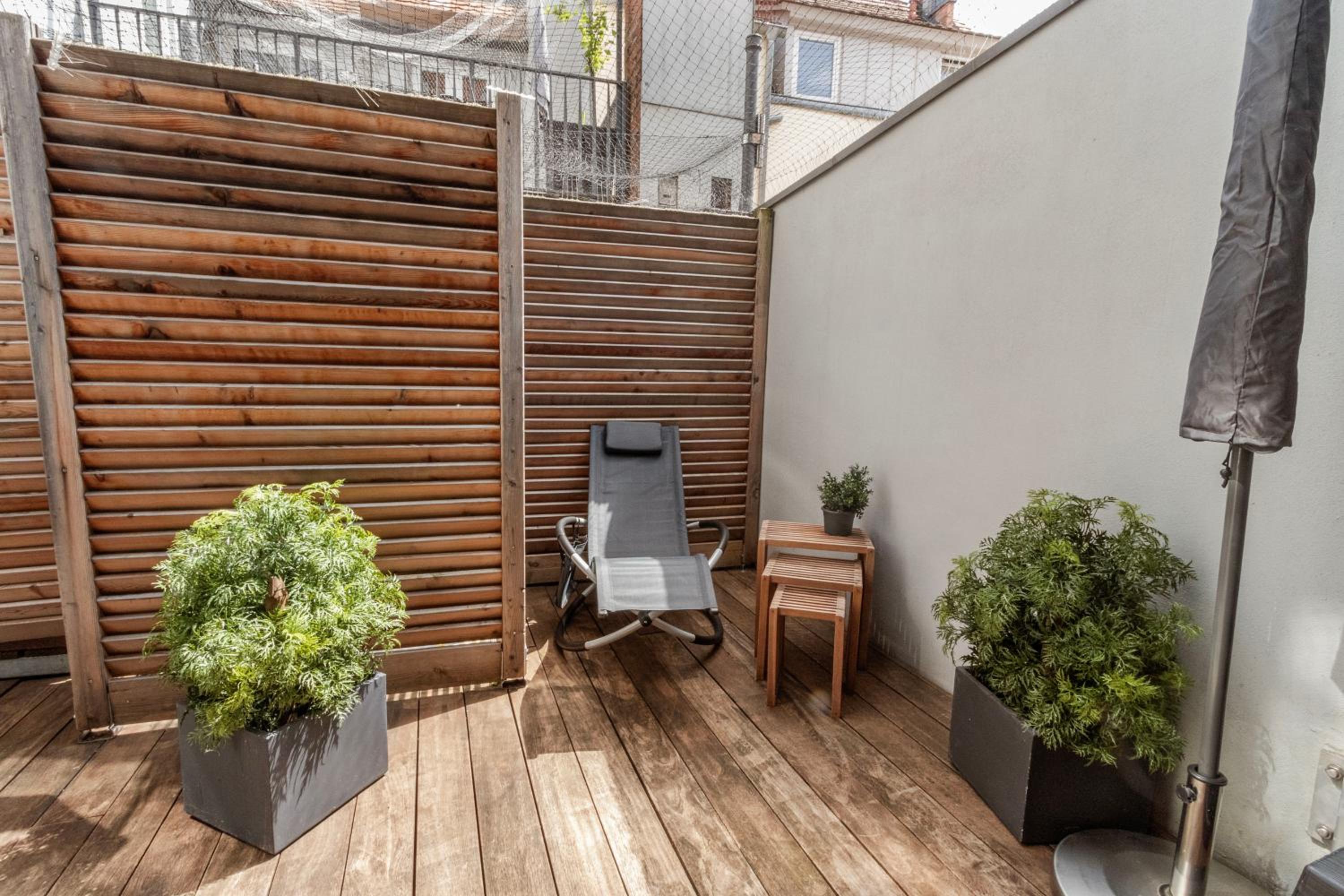 Altstadt - Exklusive 3-Zi-Wohnung für 6 Personen mit 90 qm, großer Dachterrasse, Parkplatz, WLAN