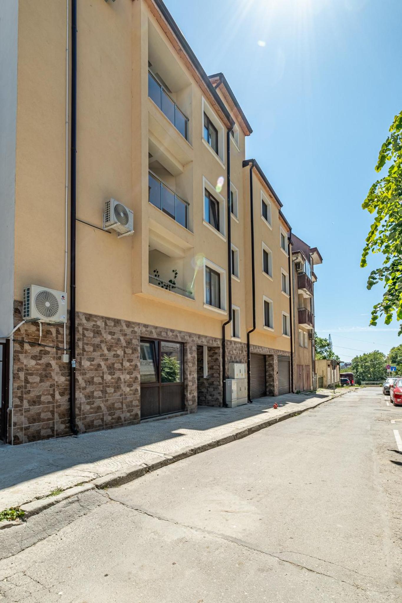 Cozy Central Apartment Varna & Parking - subject to availability