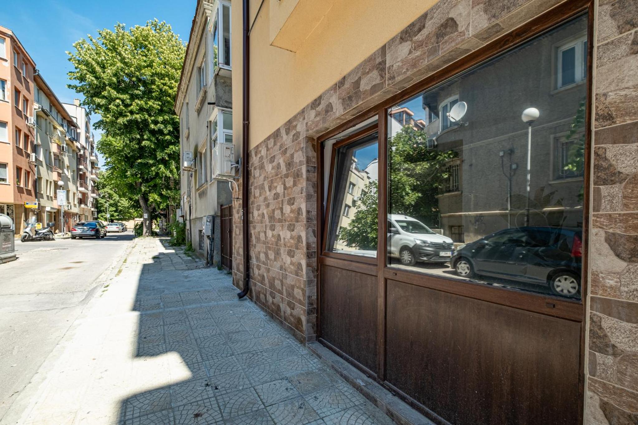 Cozy Central Apartment Varna & Parking - subject to availability
