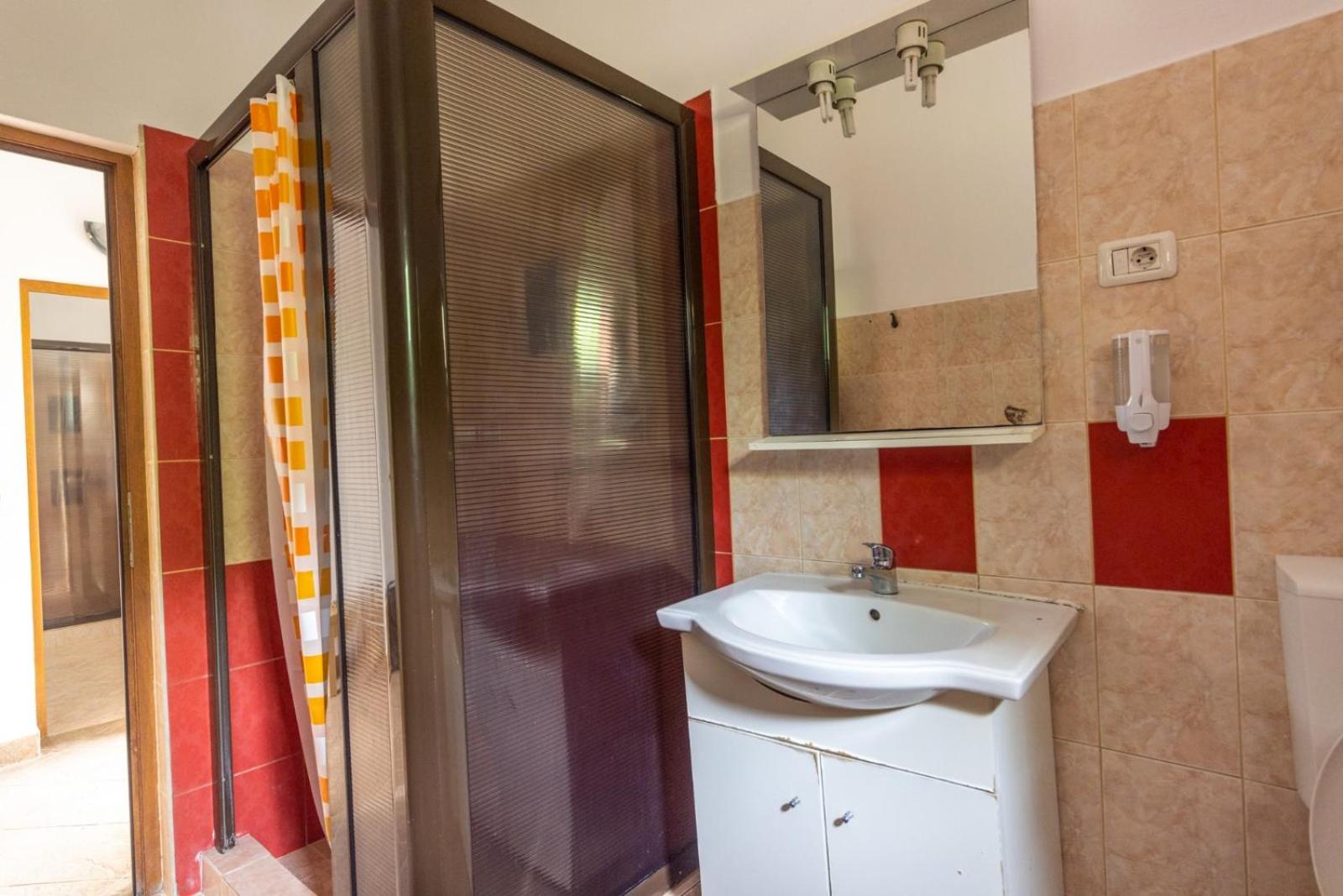 Route 68 Hostel Gurasada Park