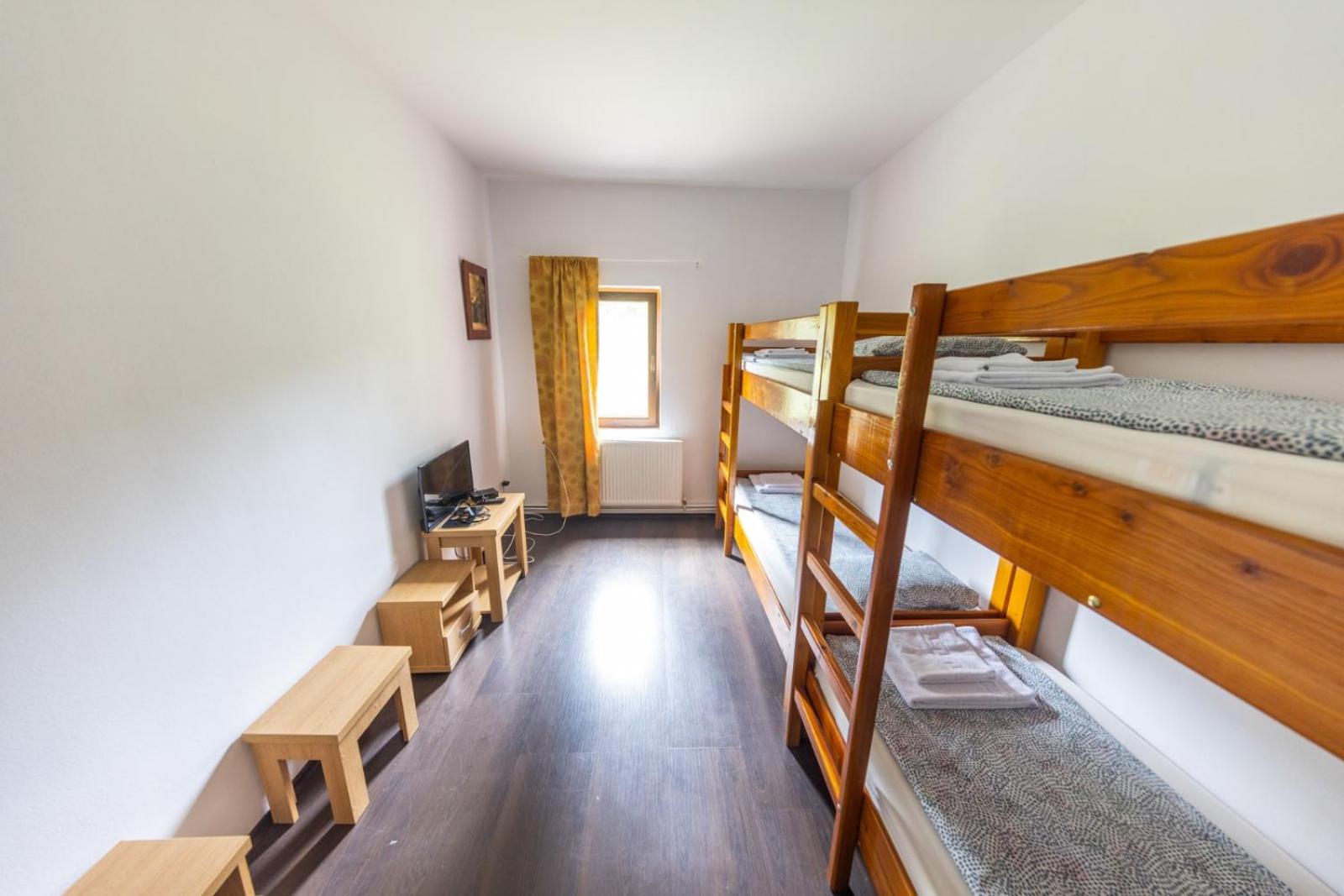 Route 68 Hostel Gurasada Park