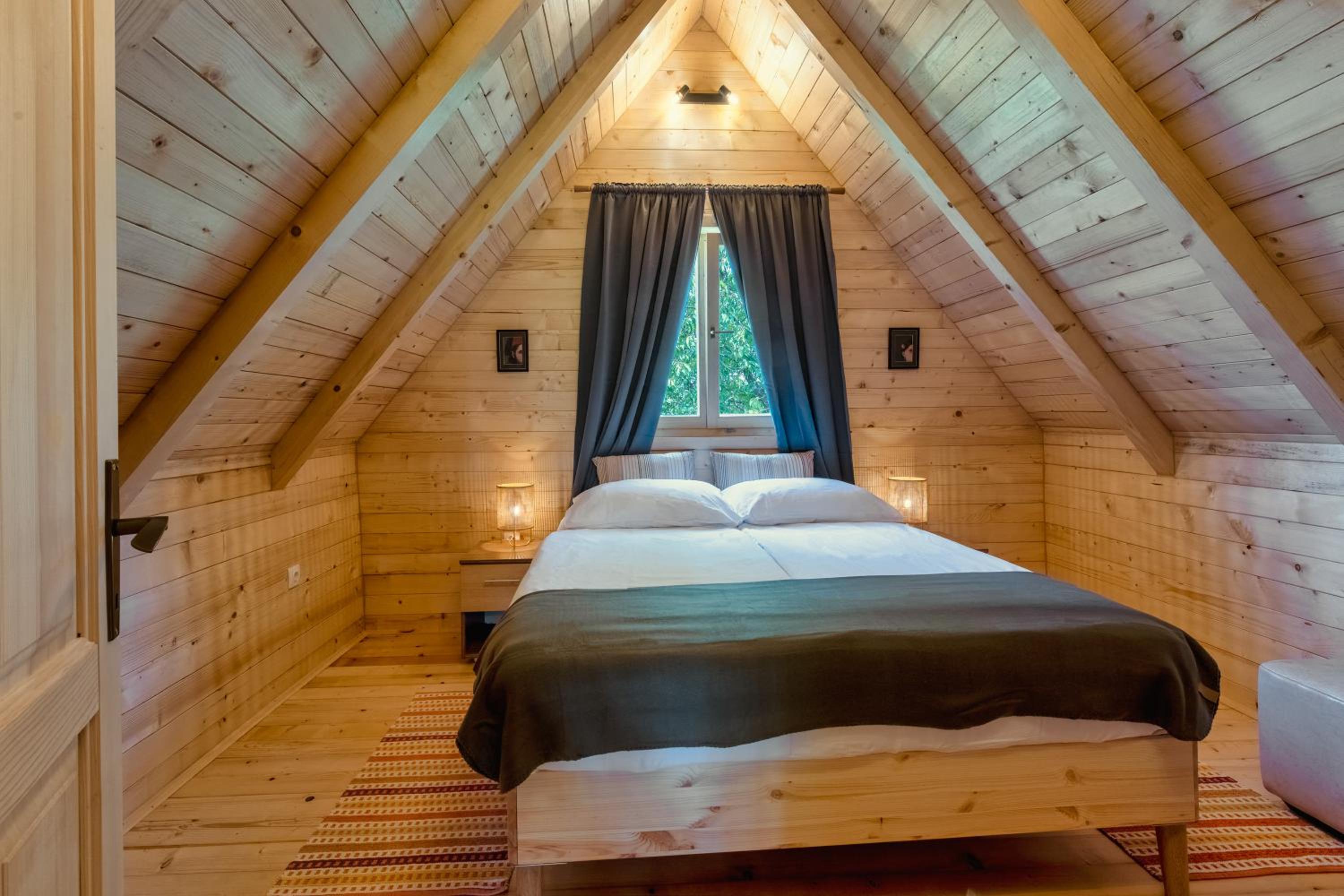 Wooden House Jela
