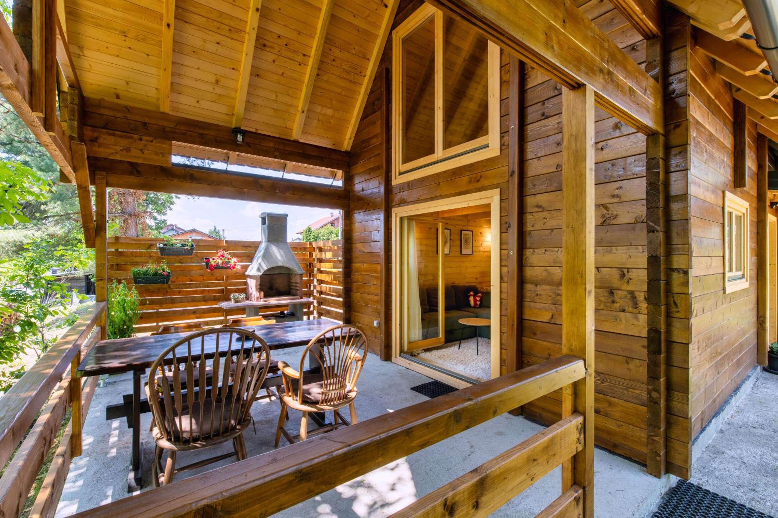 Wooden House Jela