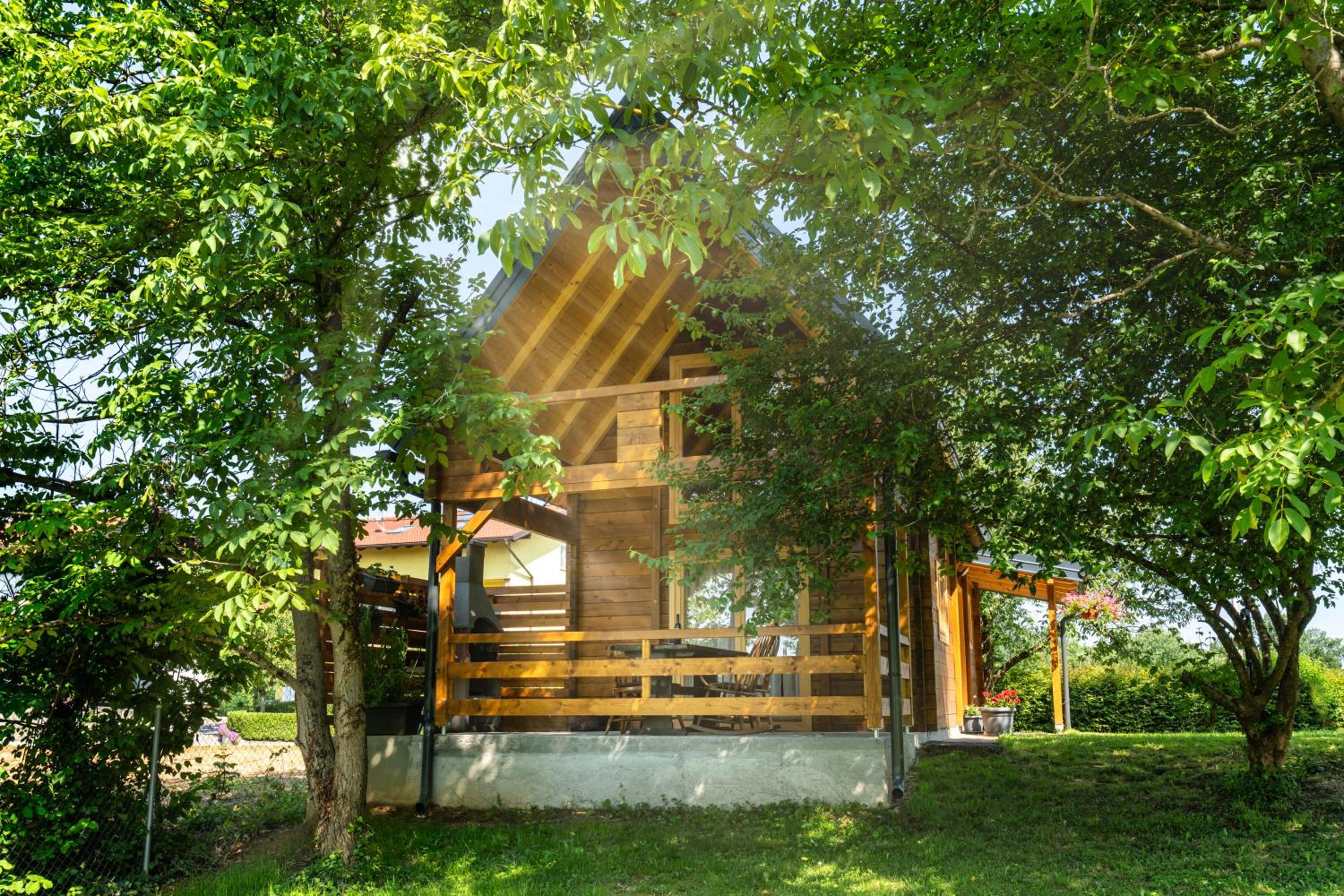 Wooden House Jela