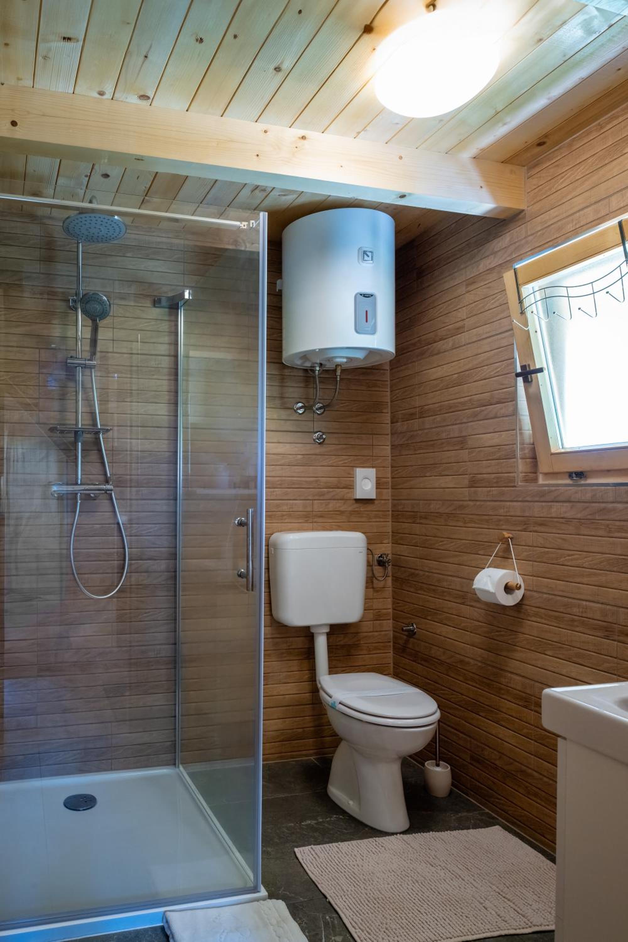 Wooden House Jela