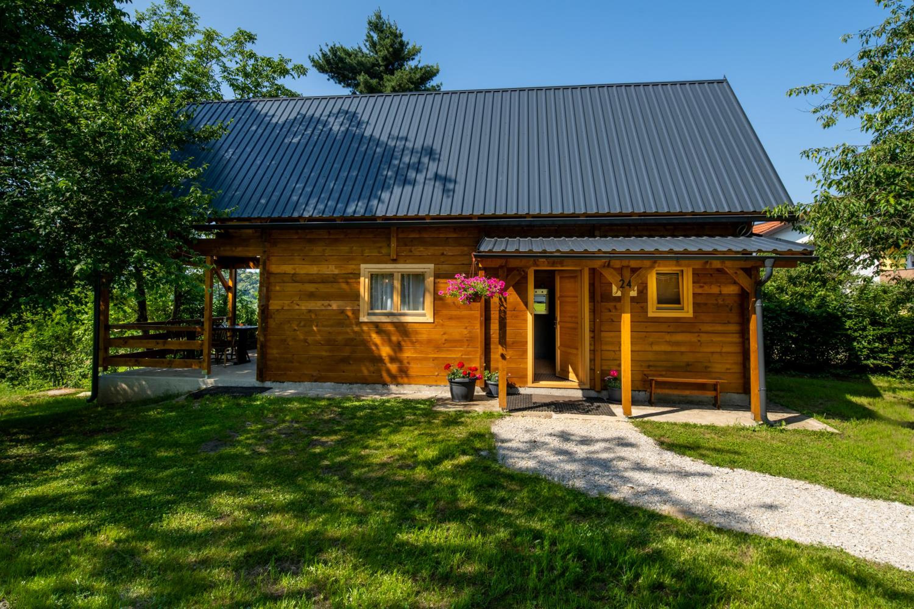 Wooden House Jela