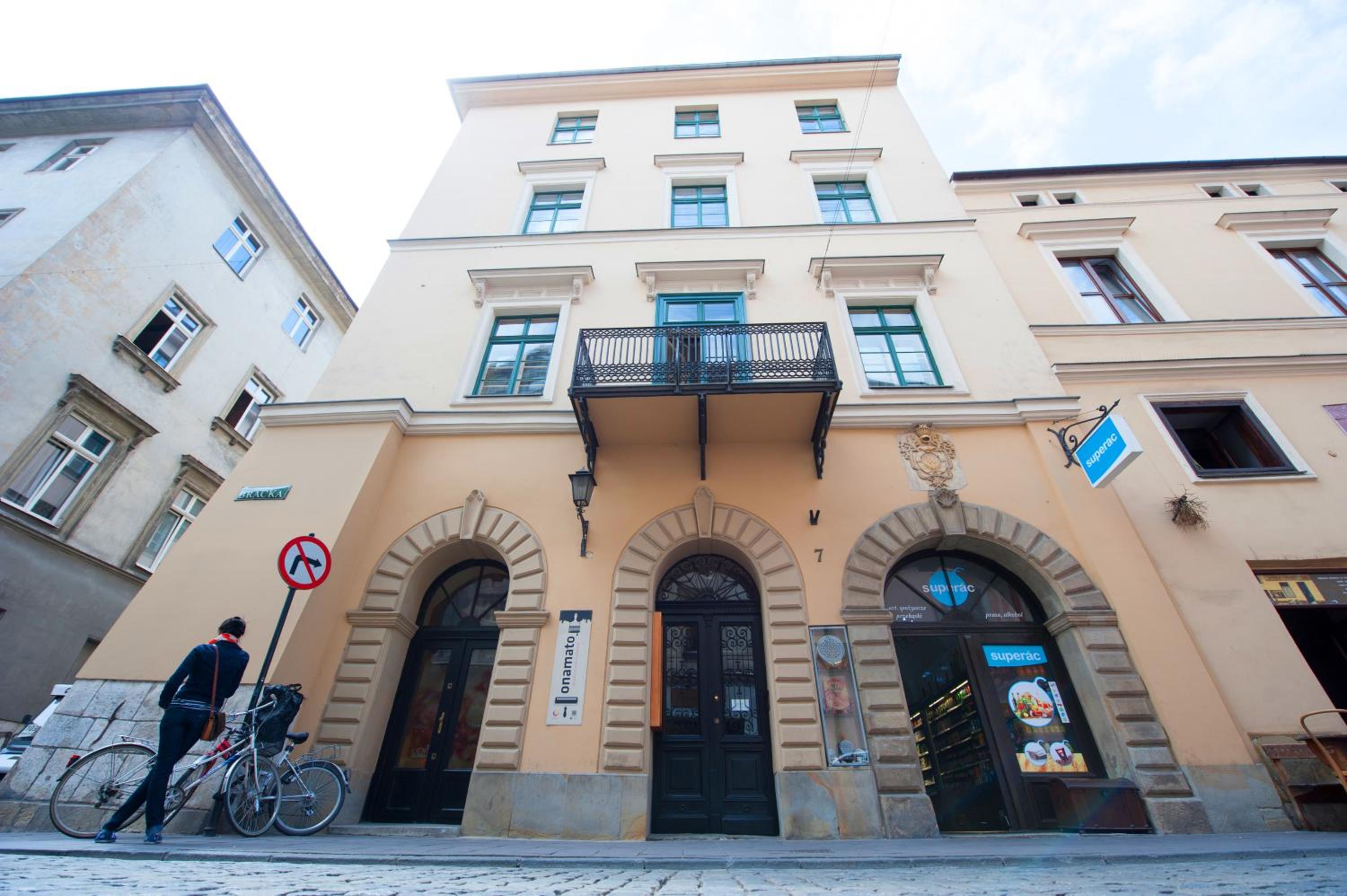 Apartments Roman