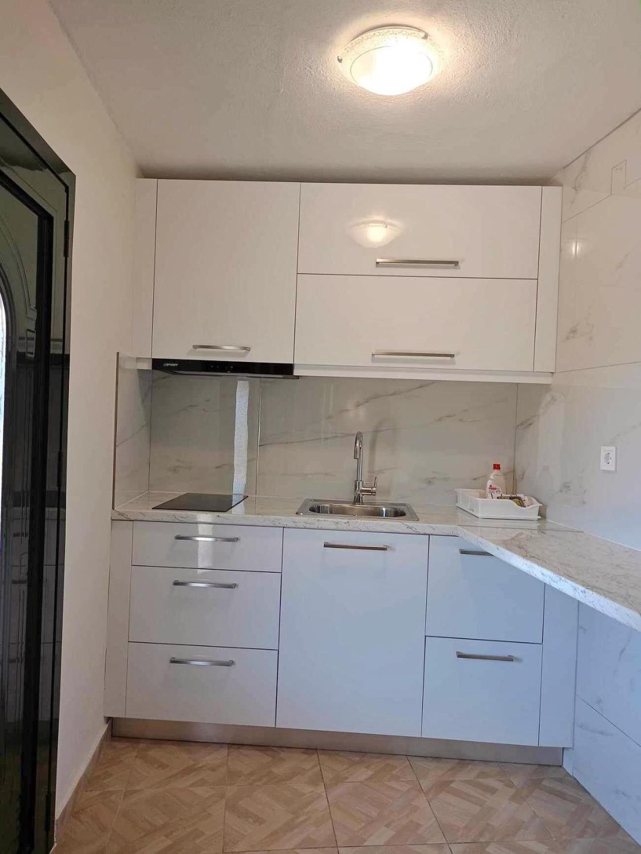 Rena Studios photo 2