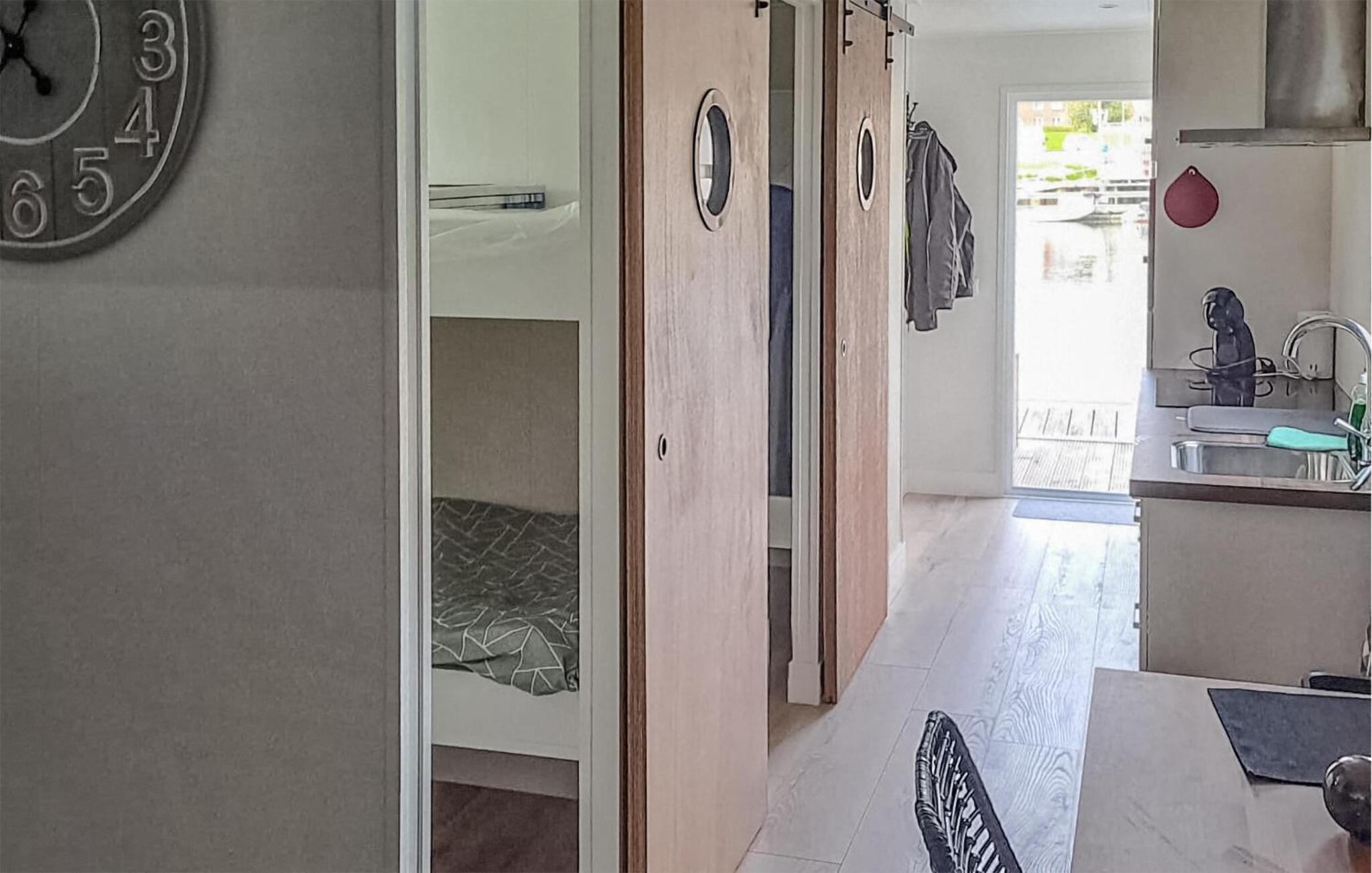 2 Bedroom Lovely Ship In Hellevoetsluis