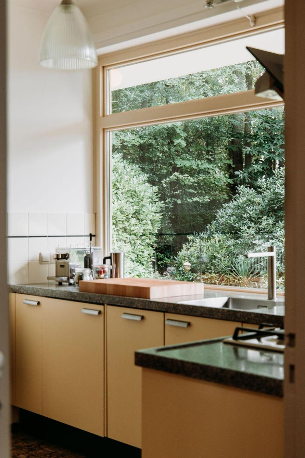Bungalowvilla Robin Hill, met bostuin & design interieur view 3