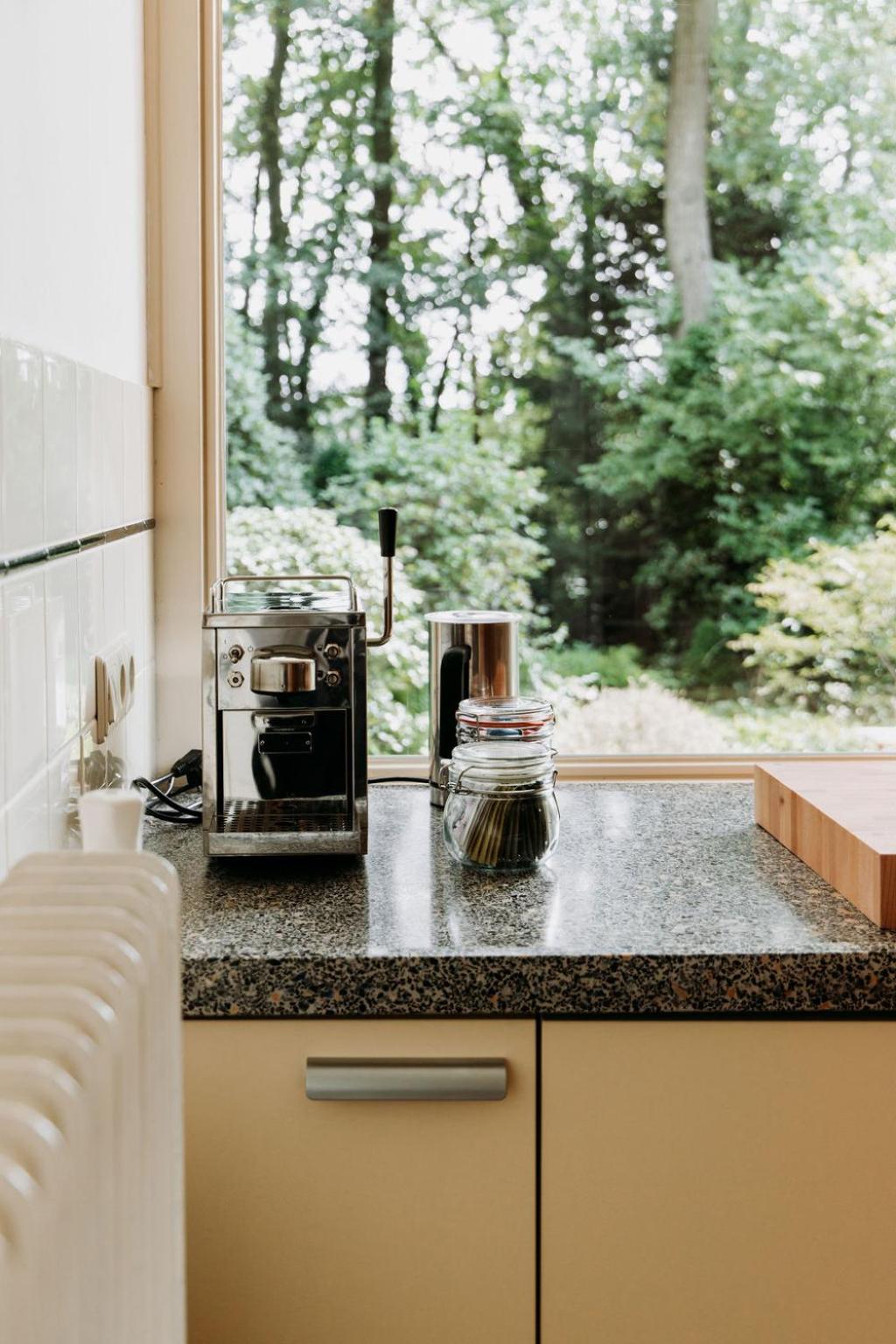 Bungalowvilla Robin Hill, met bostuin & design interieur view 5