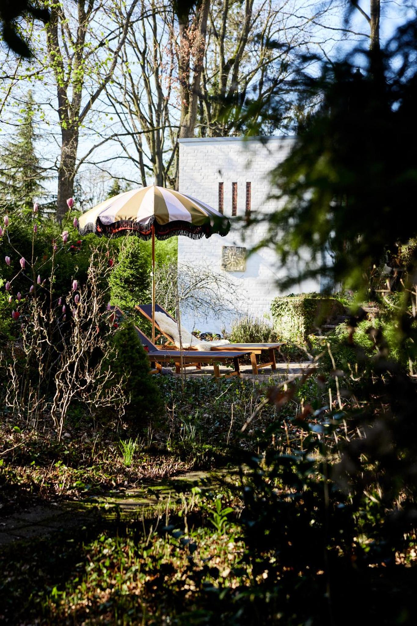 Bungalowvilla Robin Hill, met bostuin & design interieur view 2