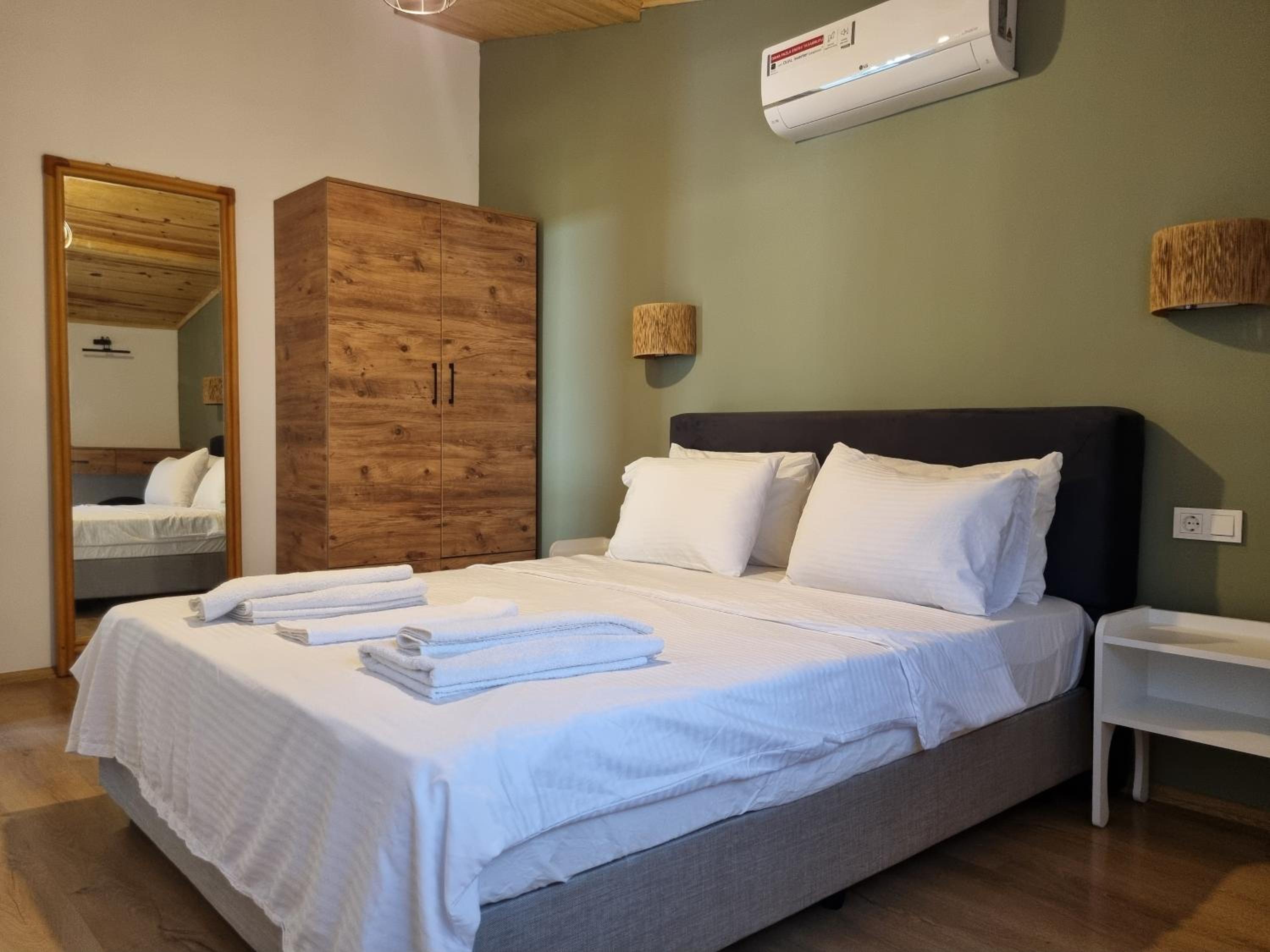 Sunset Boutique Hotel & Apartments