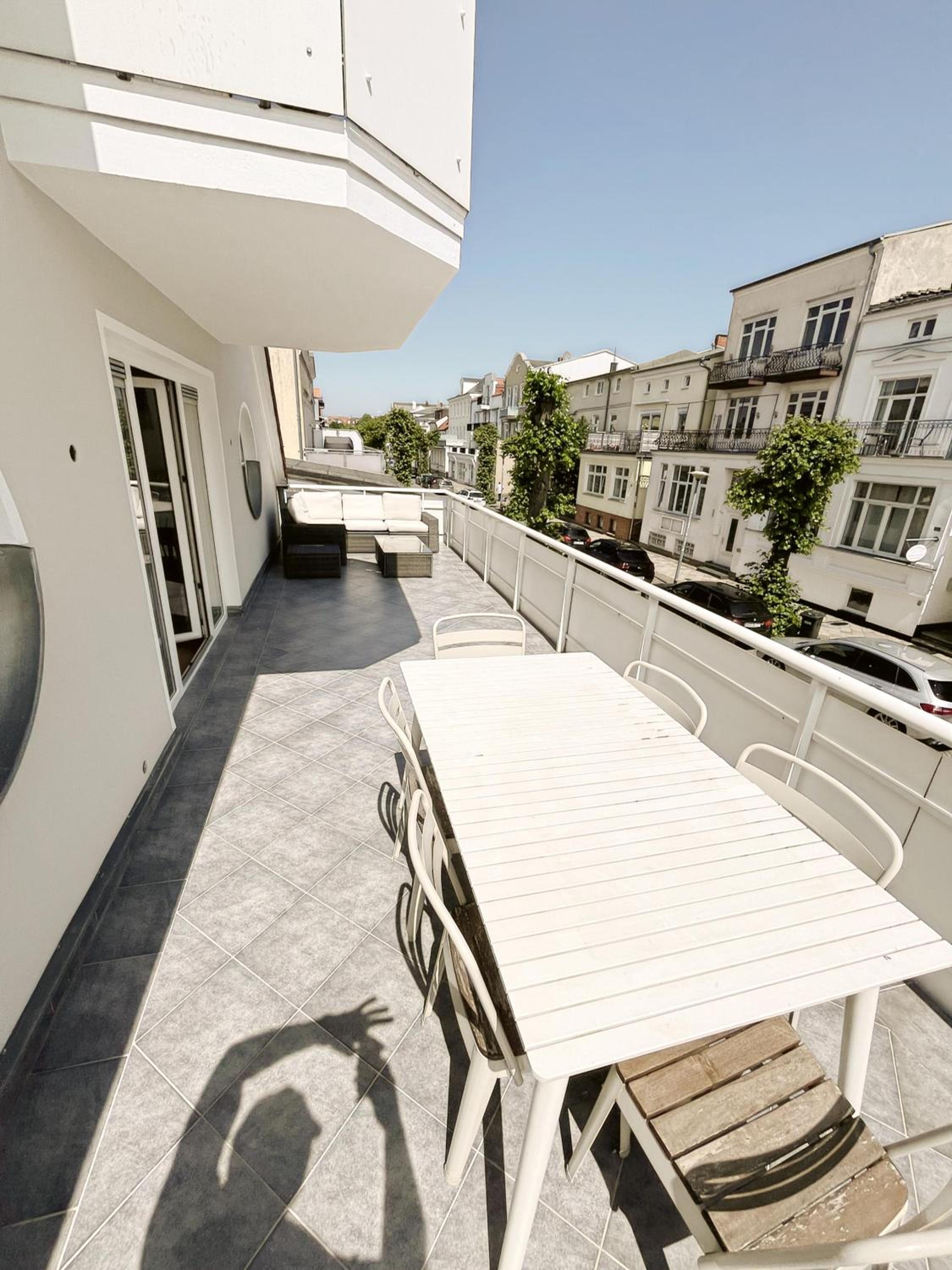 LIGHTHOUSE HOMES - moderne Ferienwohnungen mit Terrasse am Kirchenplatz