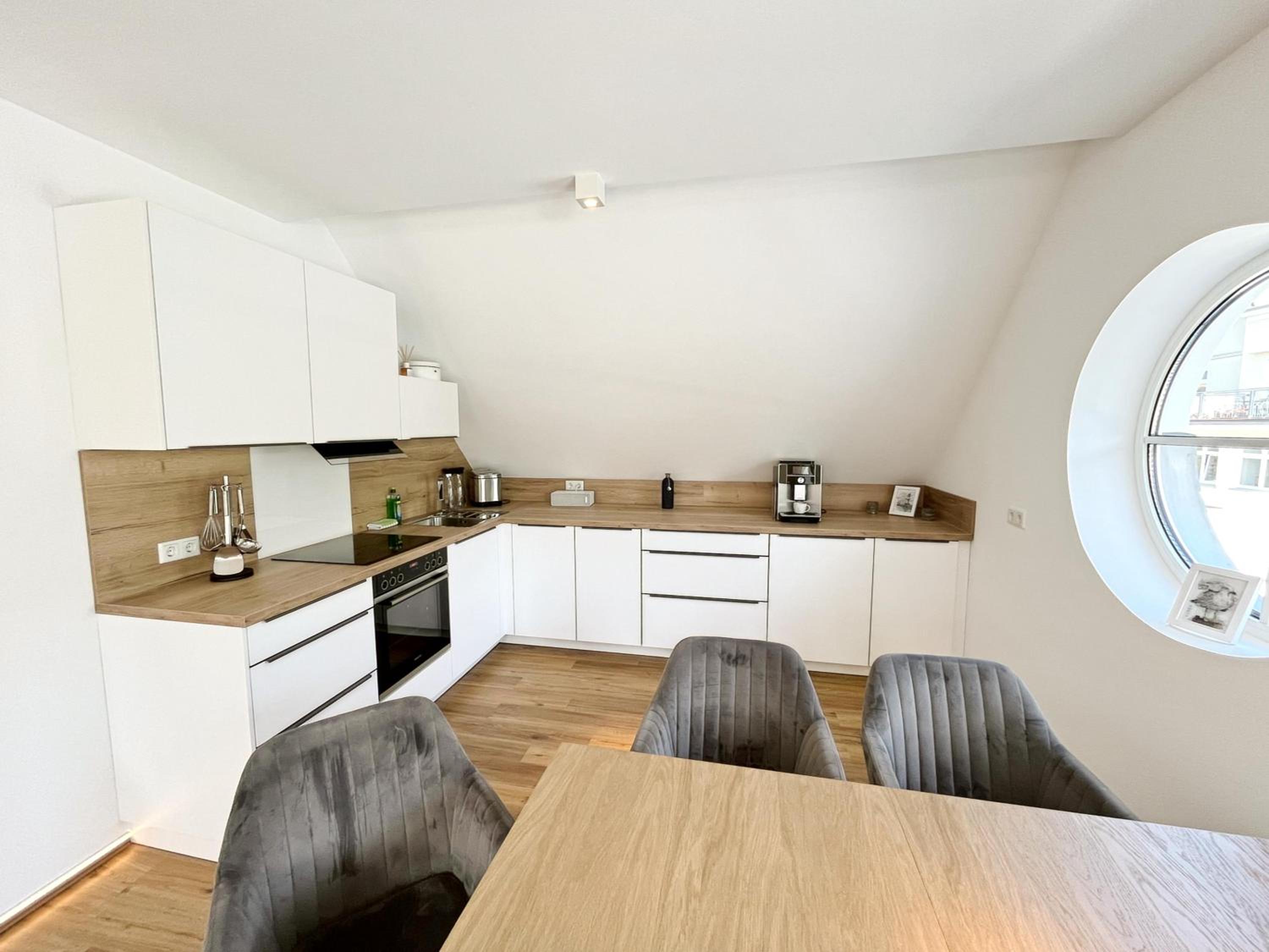 LIGHTHOUSE HOMES - moderne Ferienwohnungen mit Terrasse am Kirchenplatz