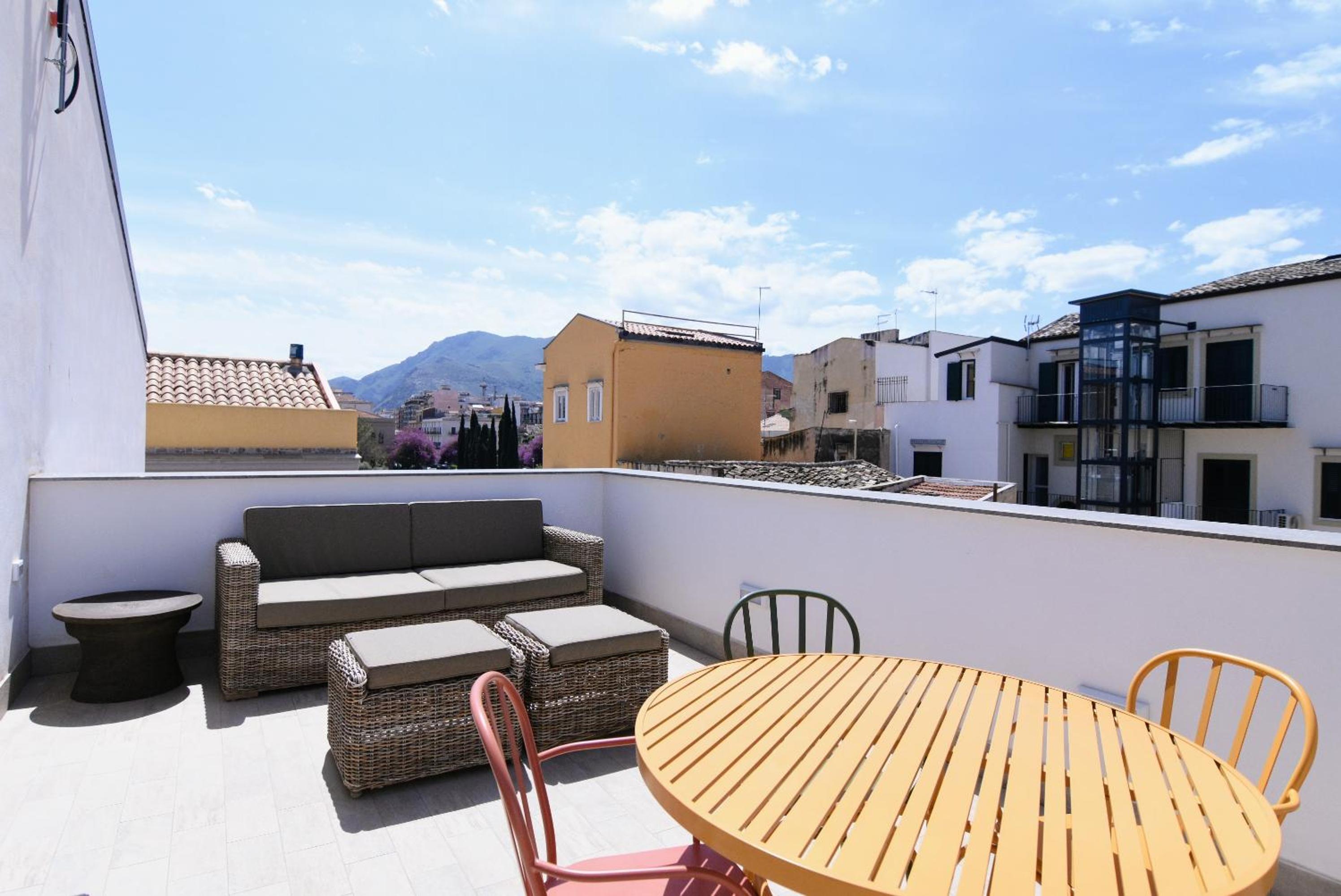 Maciuni Apartment con terrazza