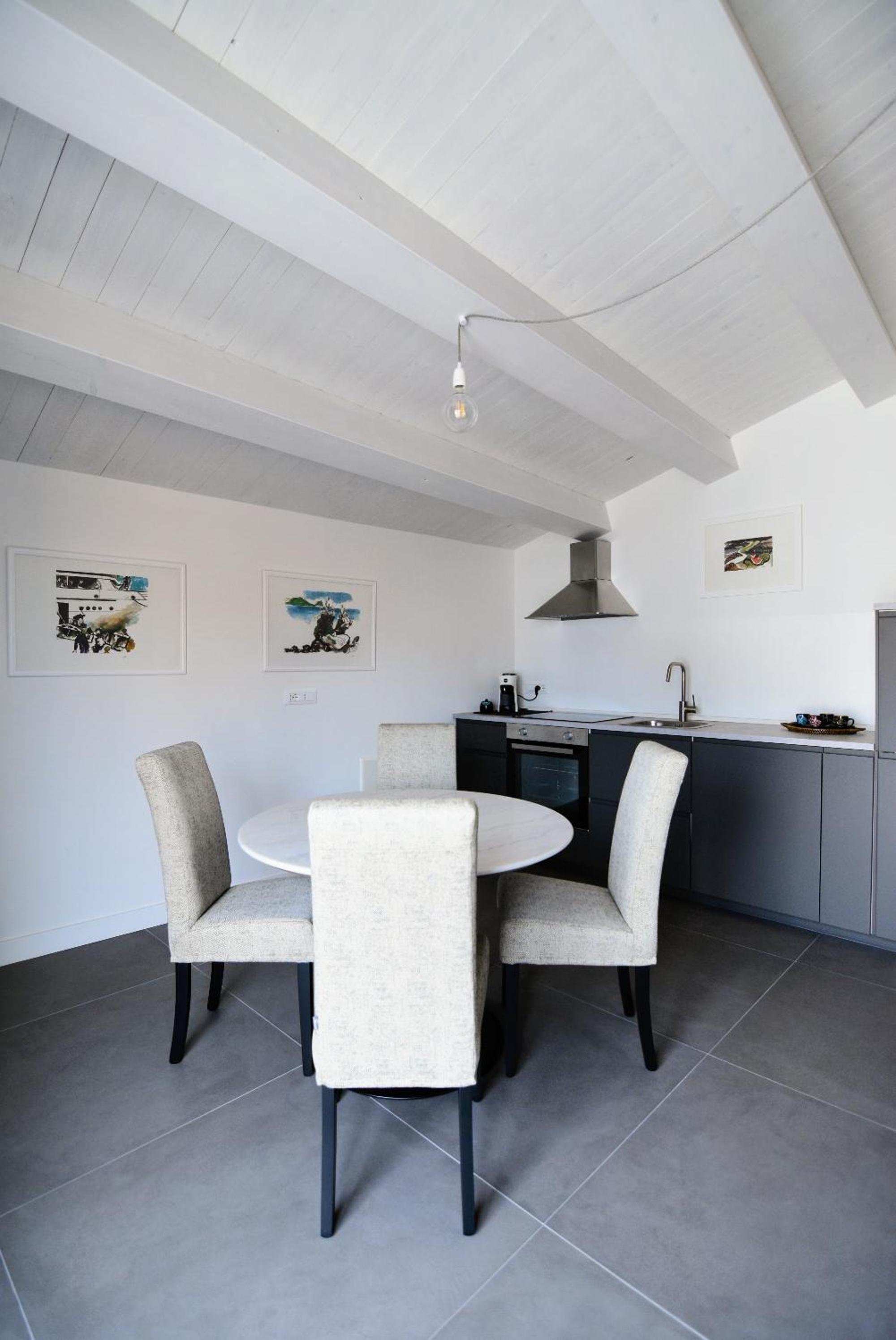 Maciuni Apartment con terrazza