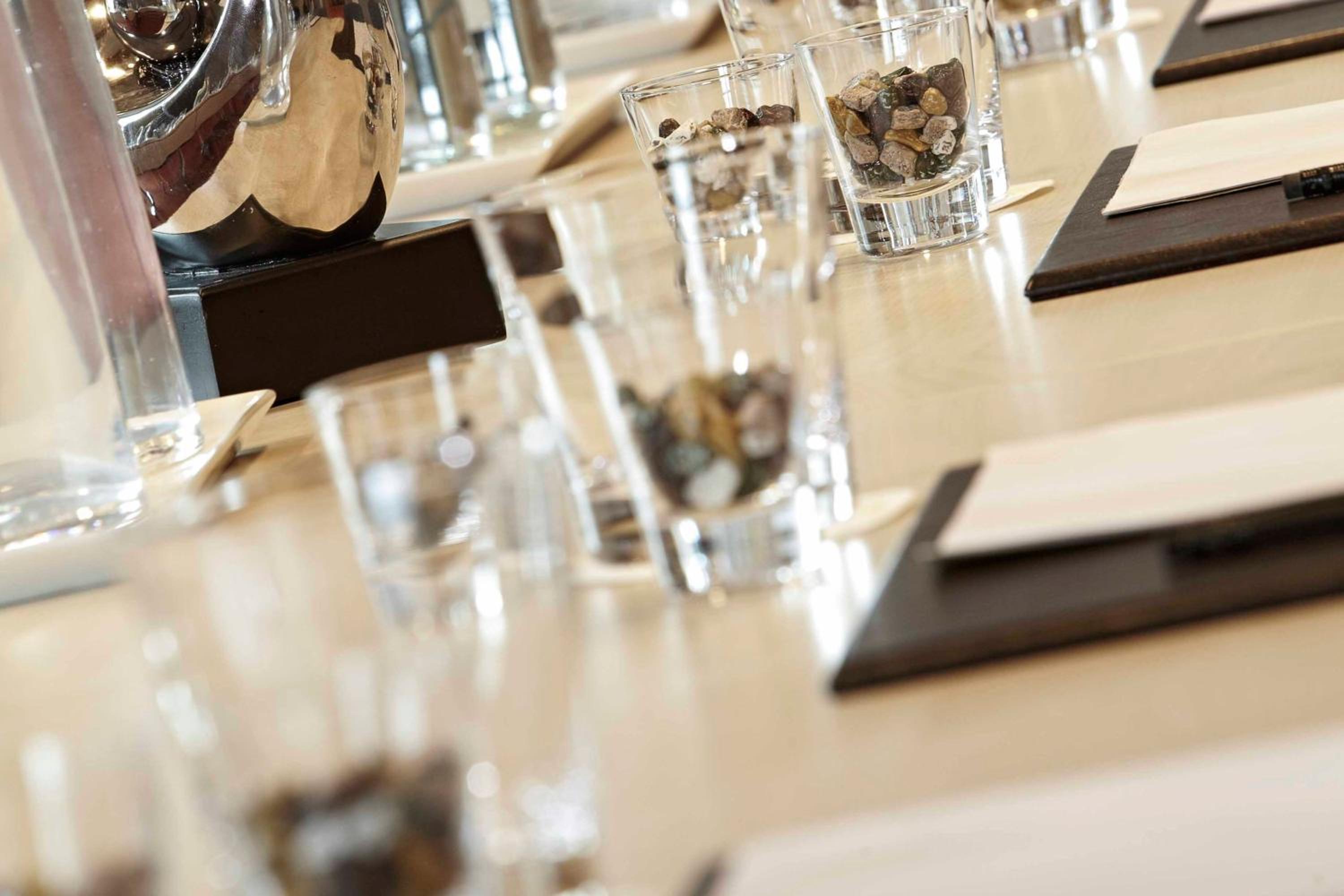 Renaissance İstanbul Polat Bosphorus Otel - Image 11