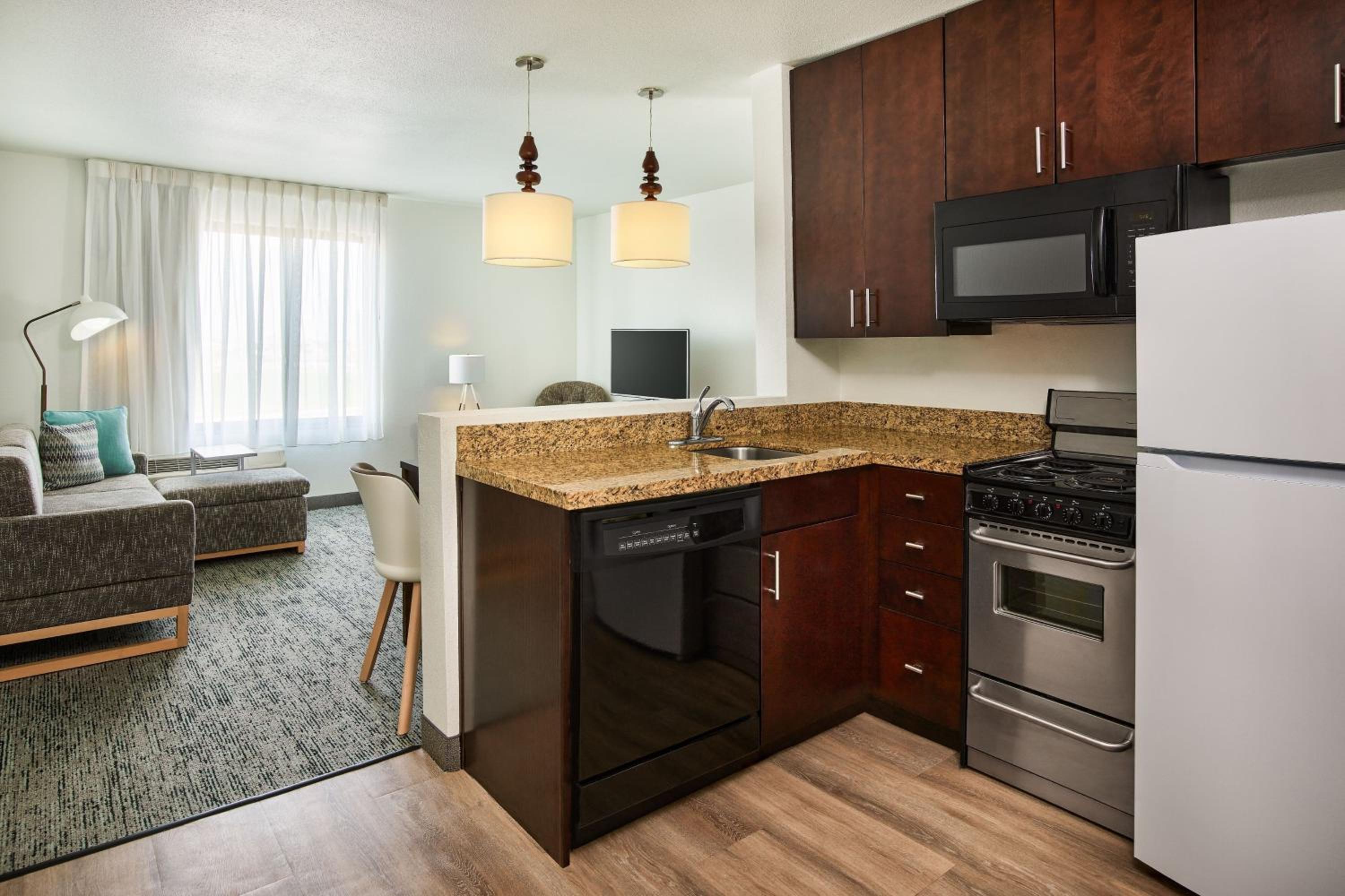 Garden City Vacations - TownePlace Suites by Marriott Garden City - Property Image 20