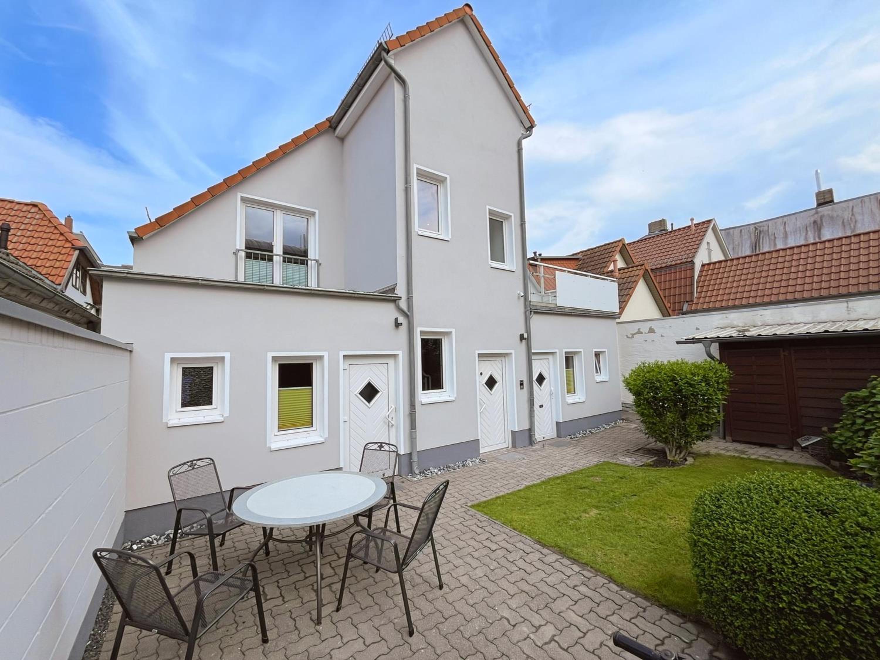 LIGHTHOUSE HOMES - moderne Ferienwohnungen mit Terrasse am Kirchenplatz