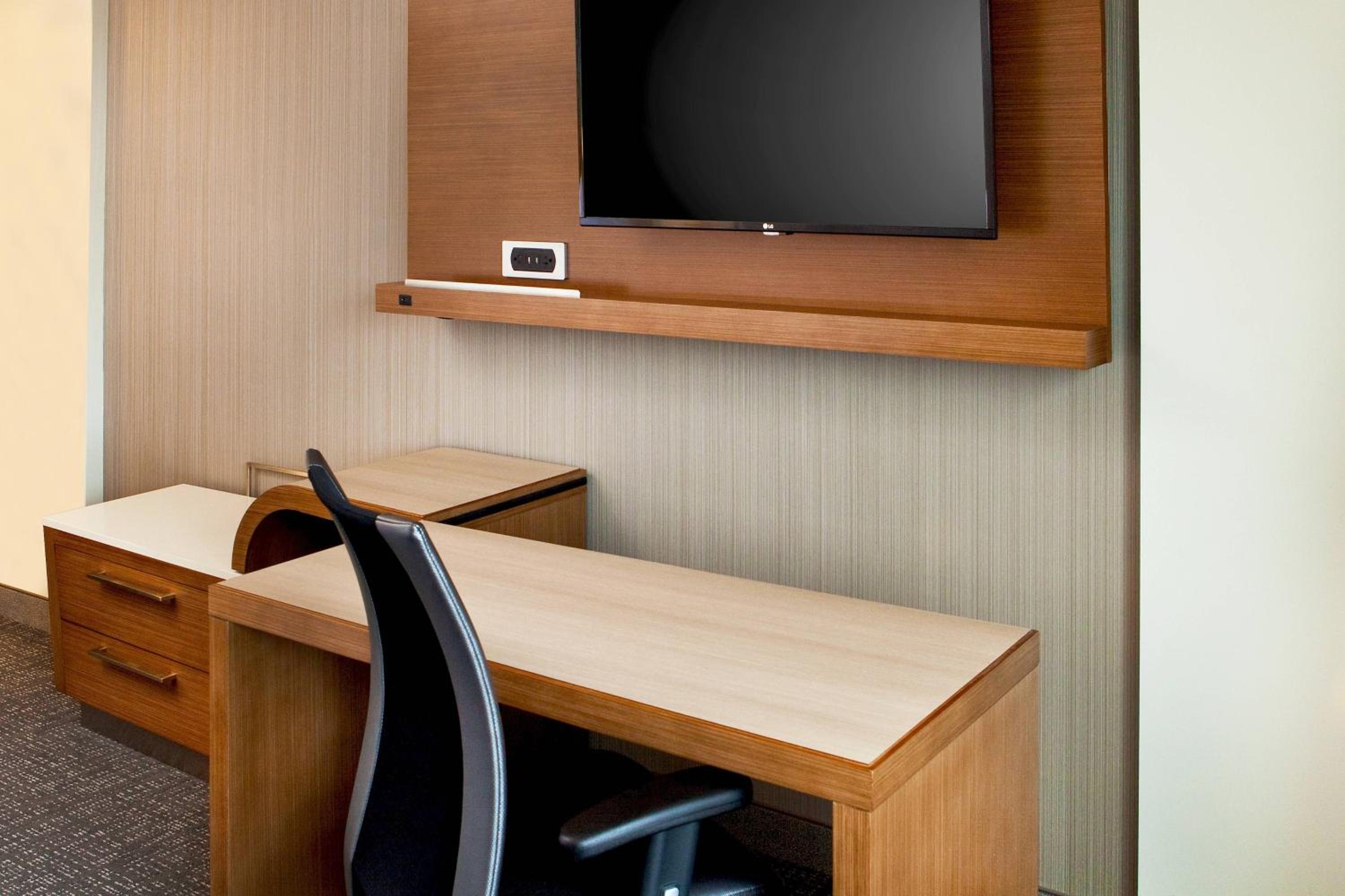 Courtyard by Marriott Yonkers Westchester County - Property Image 20