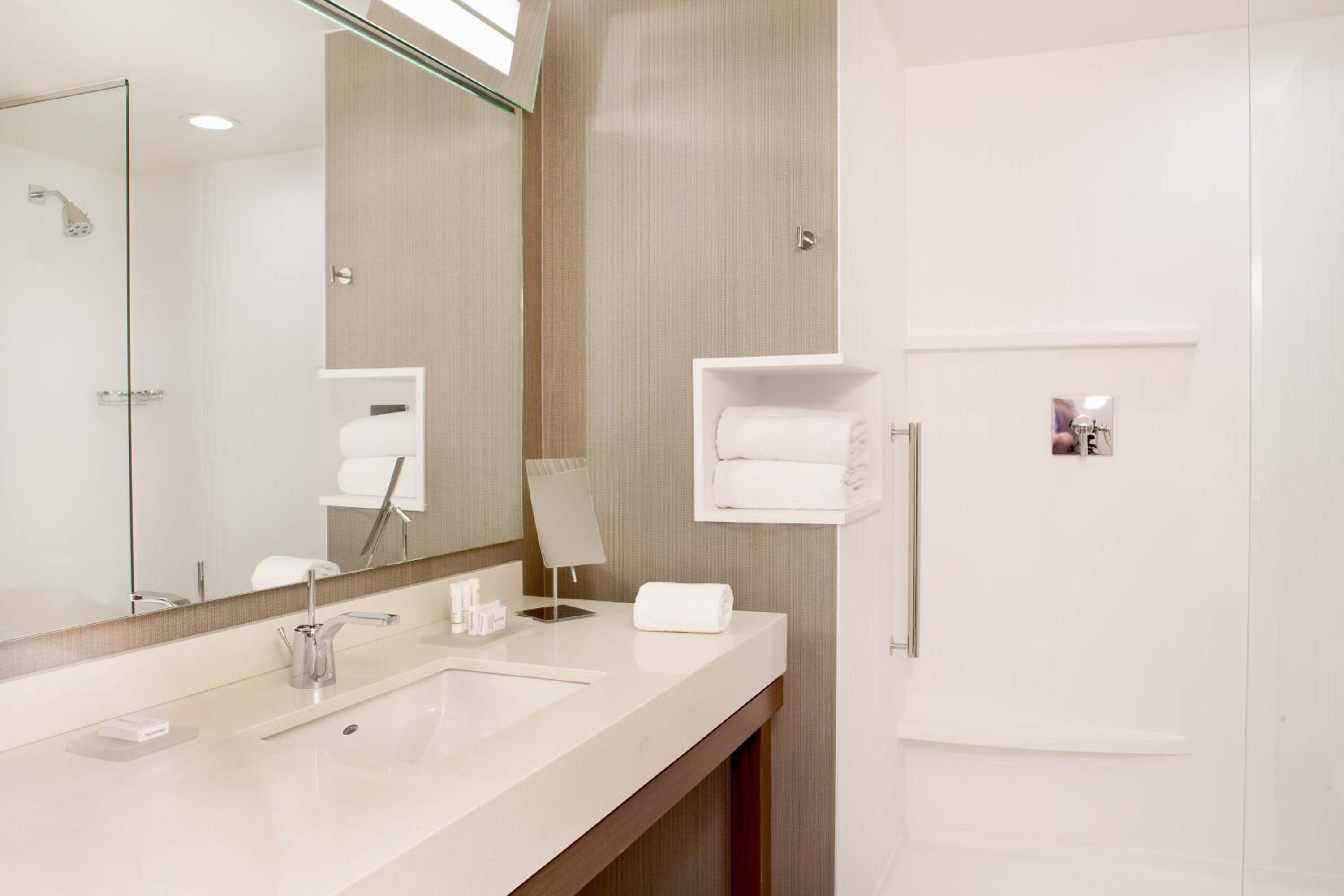 Courtyard by Marriott Yonkers Westchester County - Property Image 18