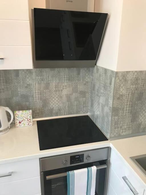HOT Main Square Newly Built Modern Apartment