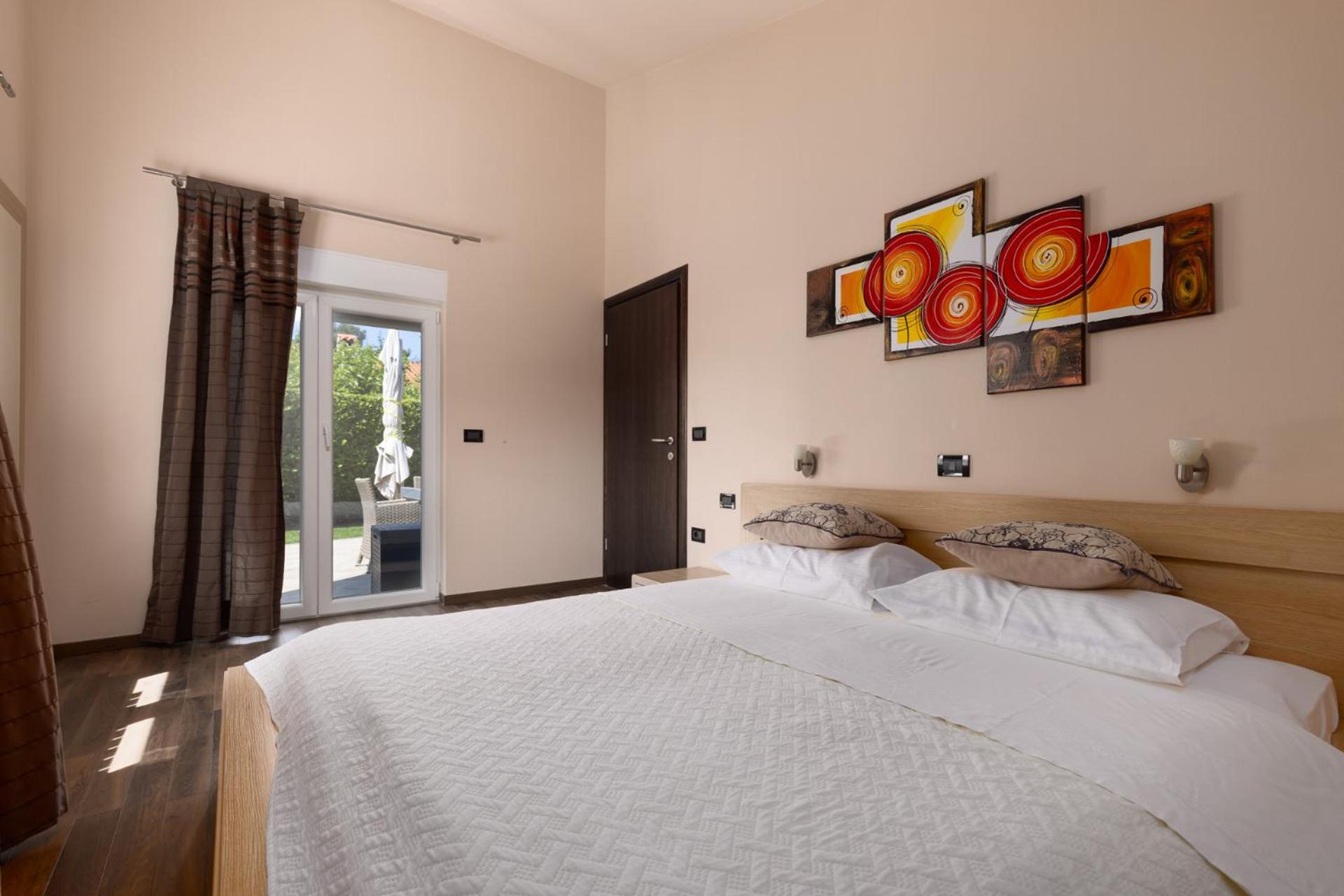 Toni  Julija - Property Image 2