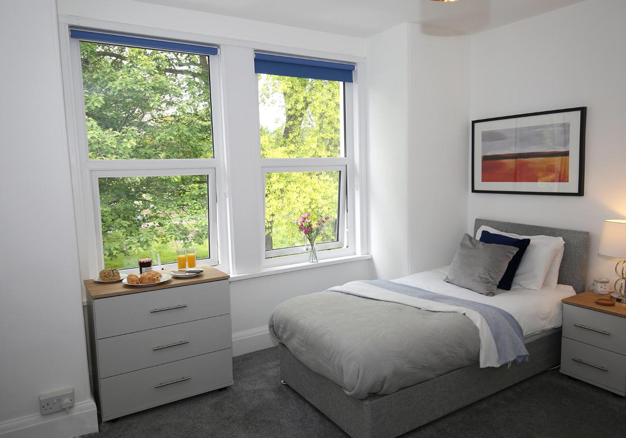 Park View House Close to Central Park and Plymouth Argyle FC - Dogs welcome - Hosted by Absolute Accommodation Plymouth view 3