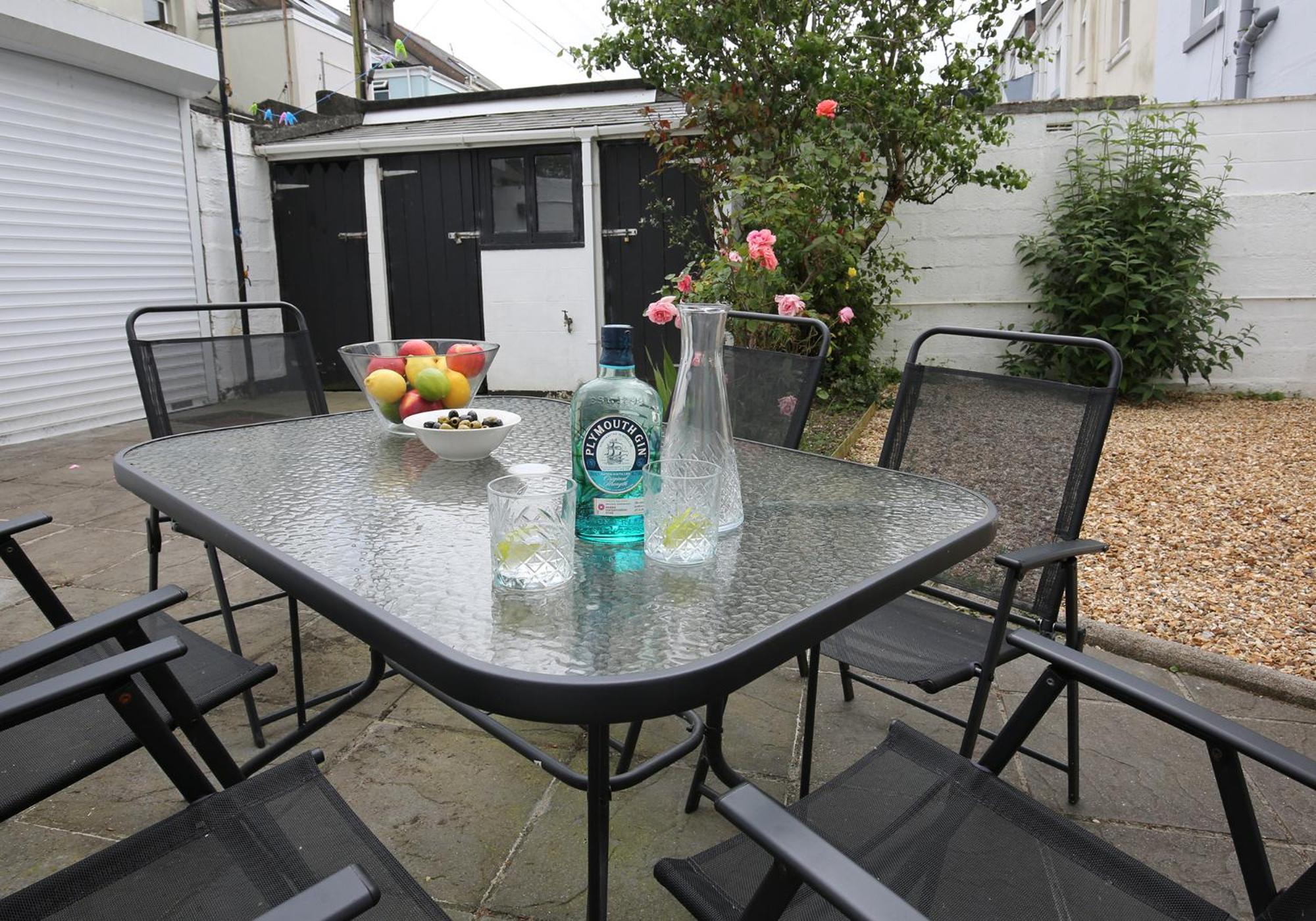 Park View House Close to Central Park and Plymouth Argyle FC - Dogs welcome - Hosted by Absolute Accommodation Plymouth view 2